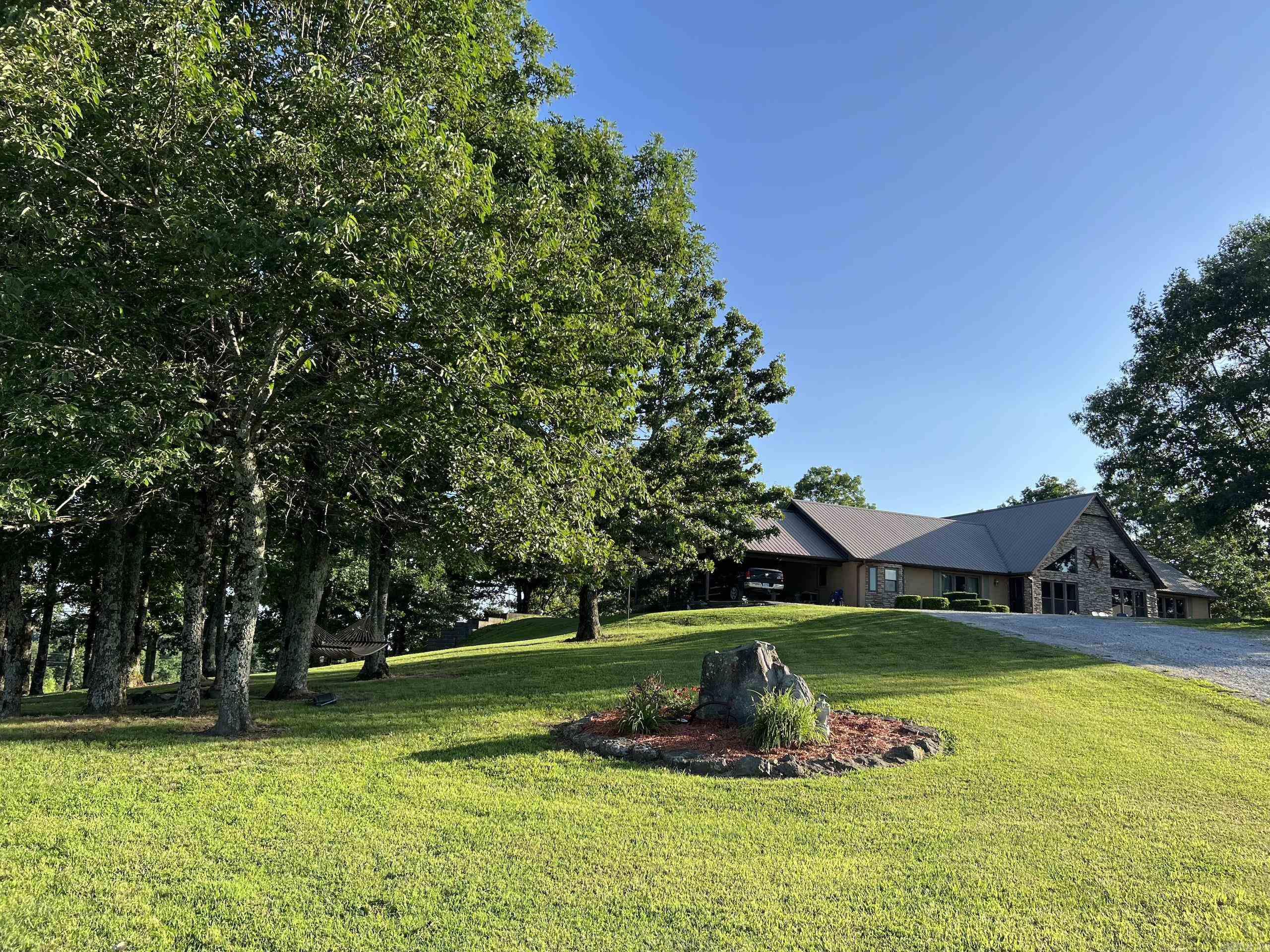7042 Highway 254 W  Leslie, AR