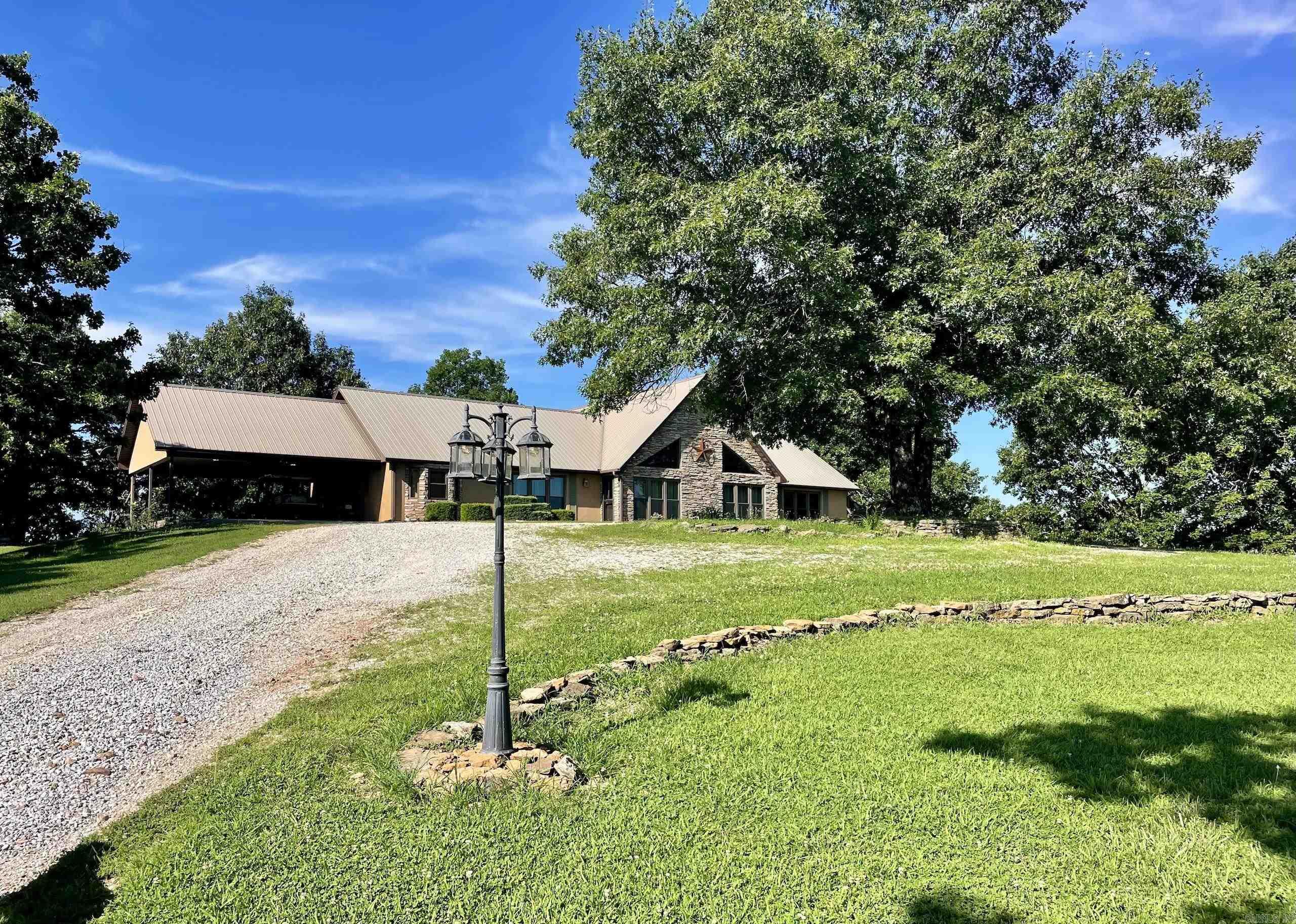 7042 Highway 254 W  Leslie, AR