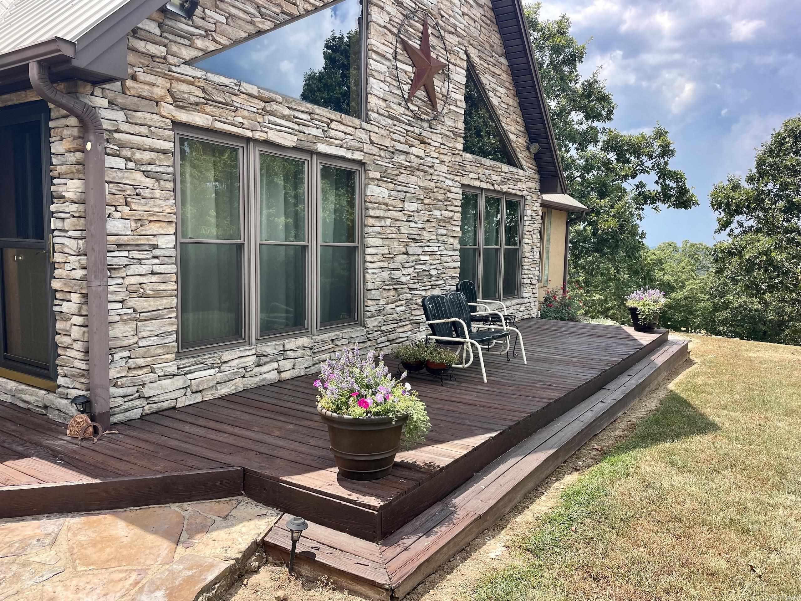 7042 Highway 254 W  Leslie, AR