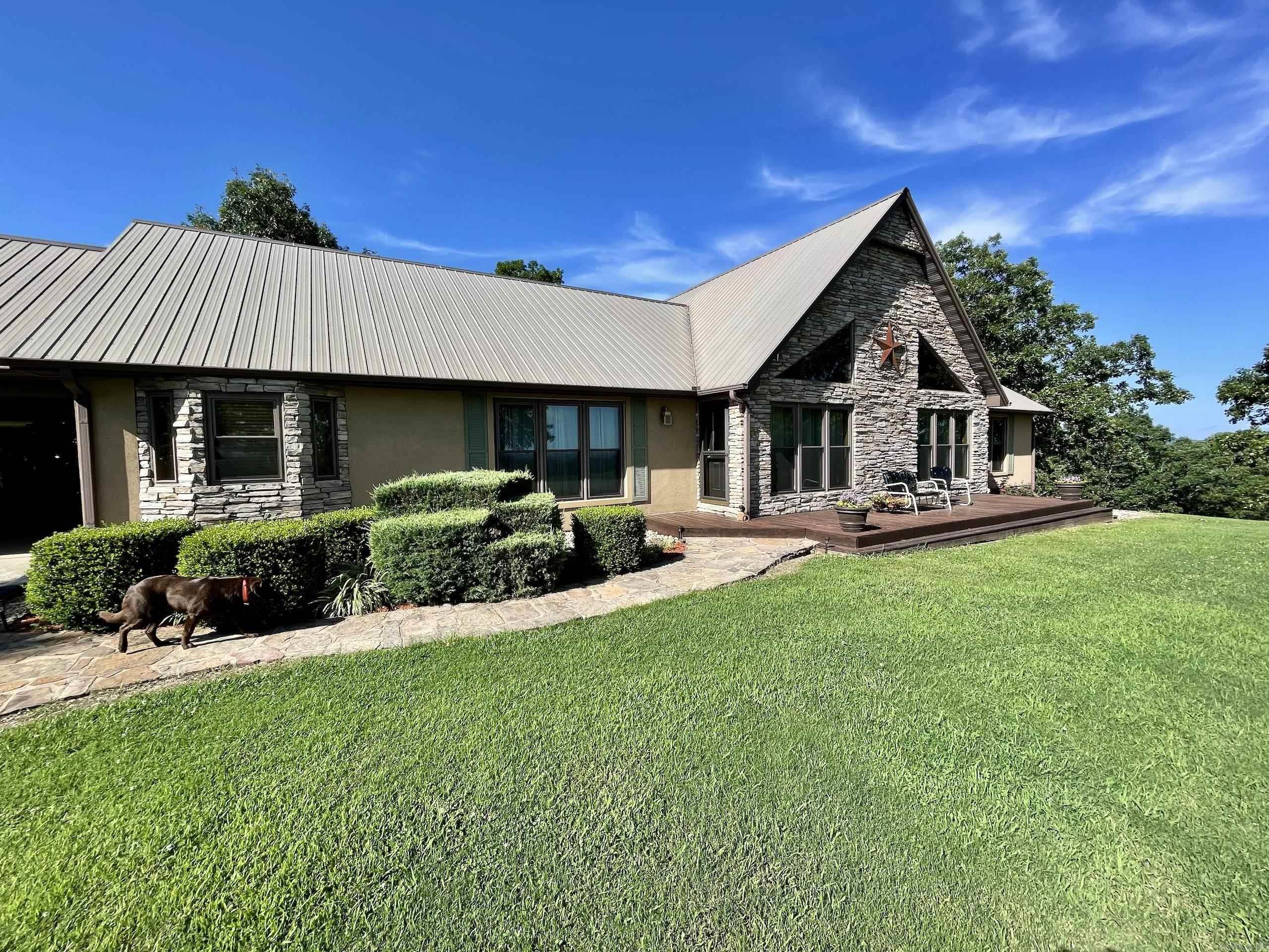 7042 Highway 254 W  Leslie, AR