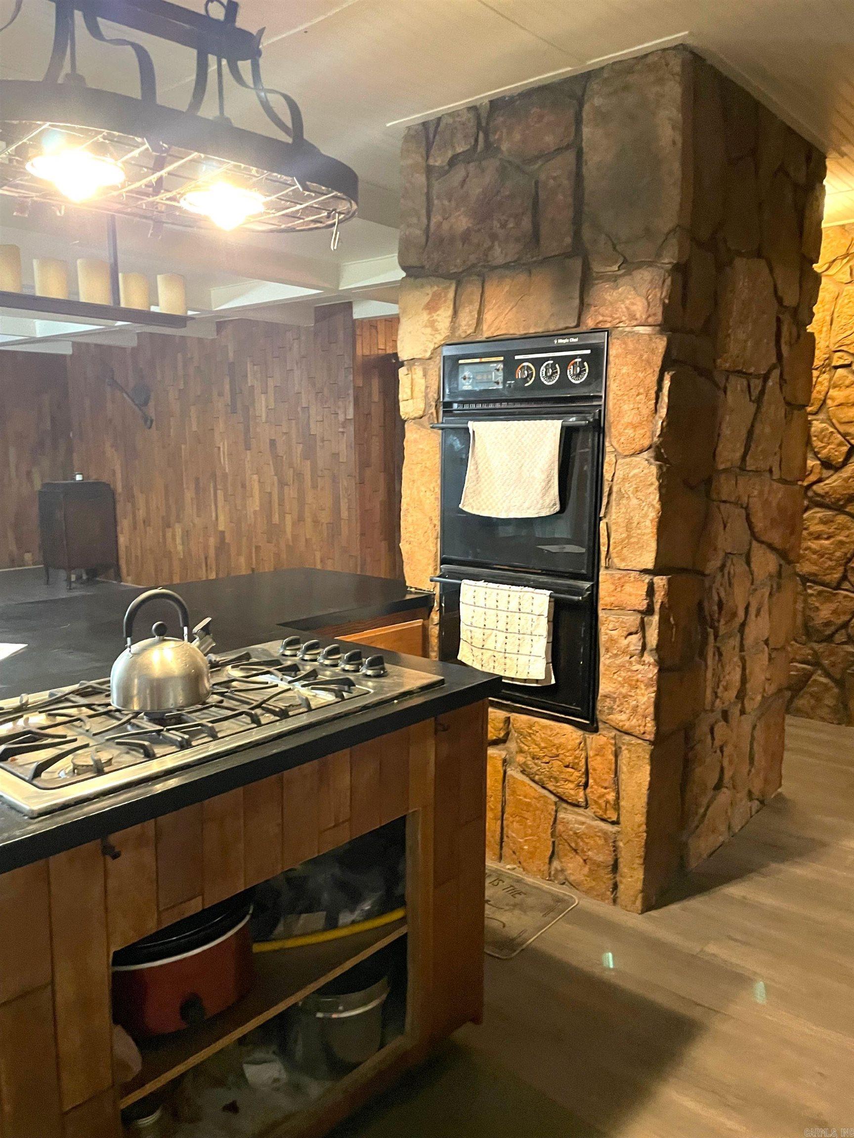 197 Jones  El Paso, AR