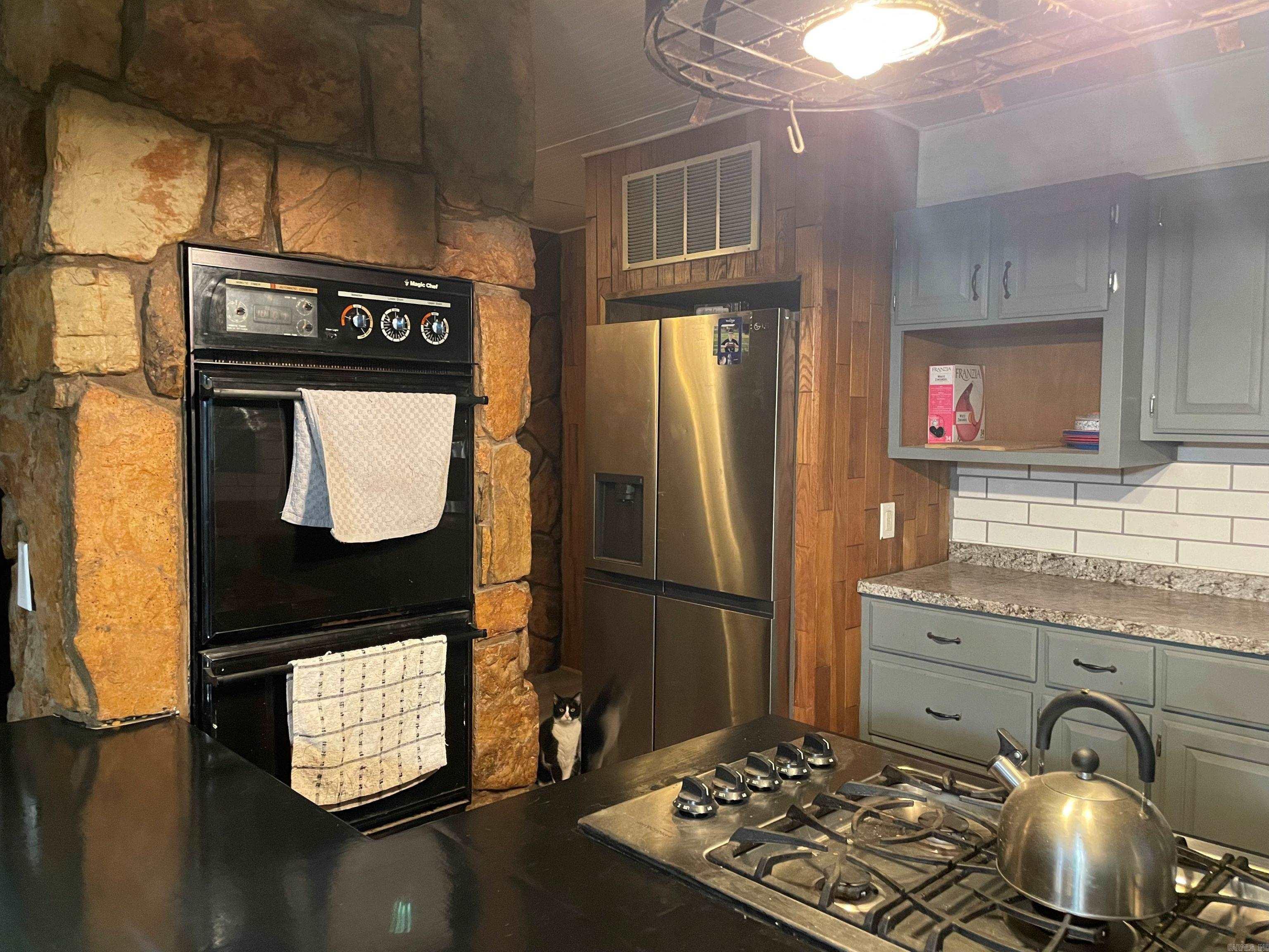 197 Jones  El Paso, AR