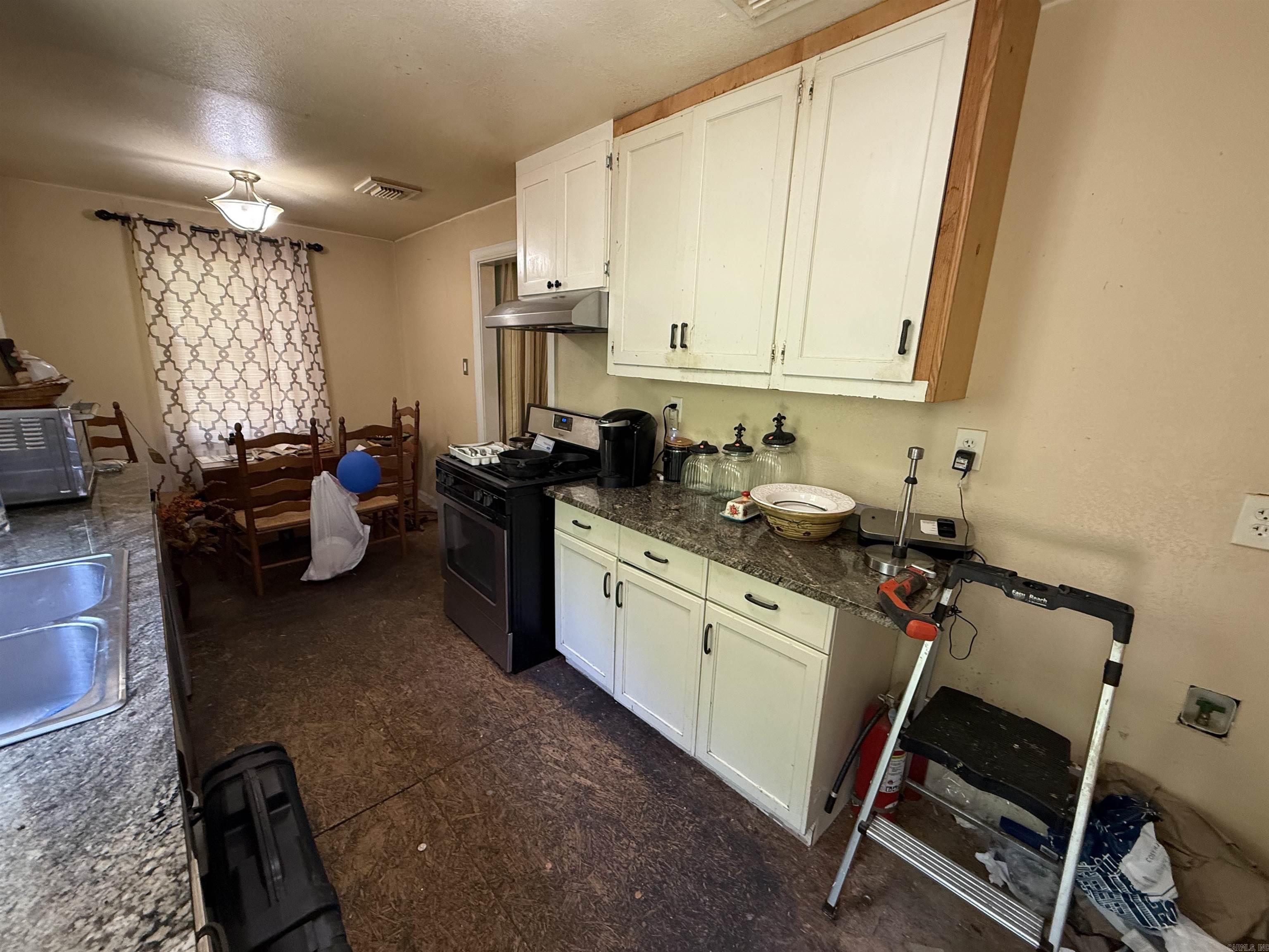 8720 Fairwood Rd  Mabelvale, AR