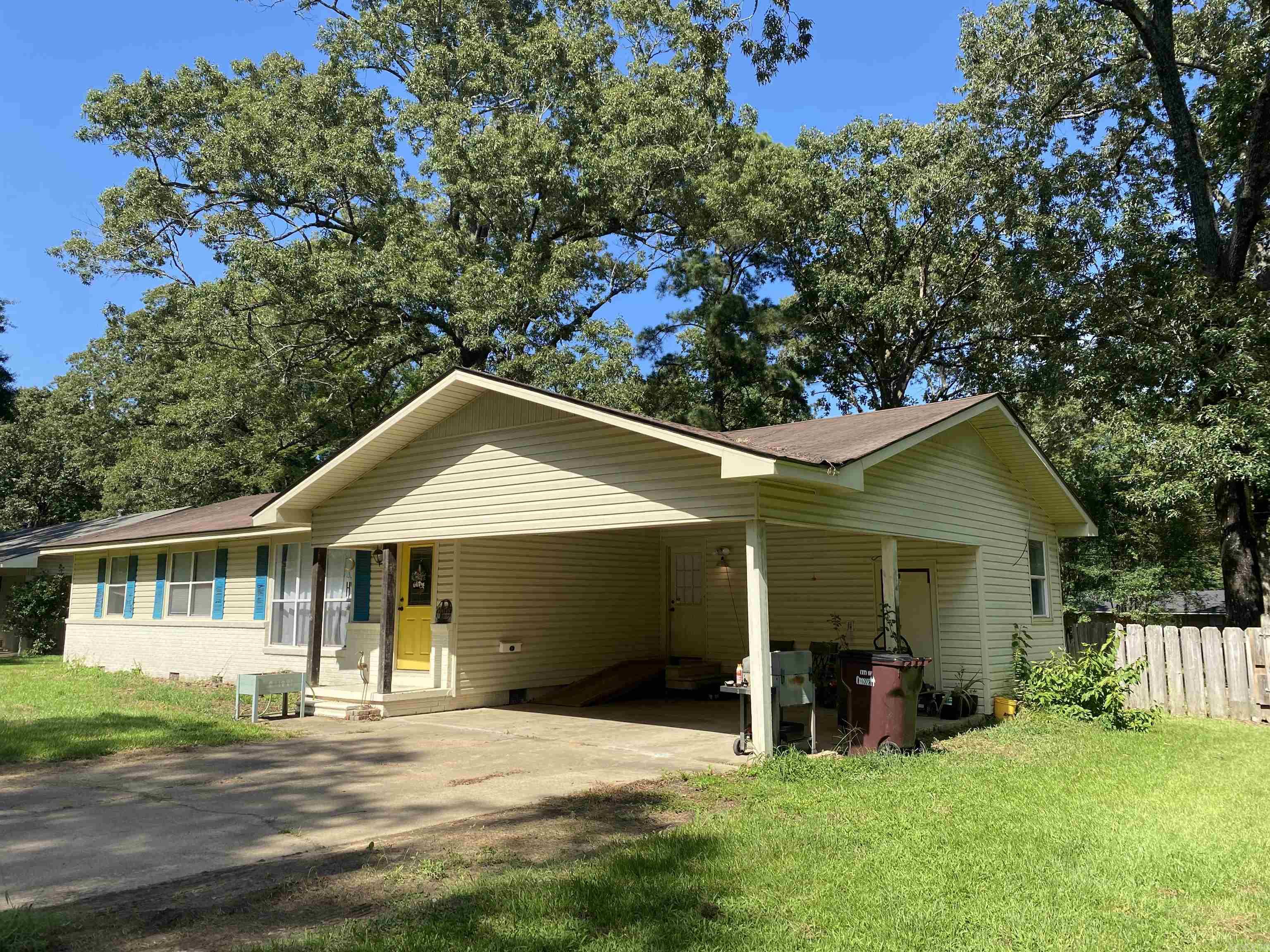 1305 Beech St Crossett, AR 71635