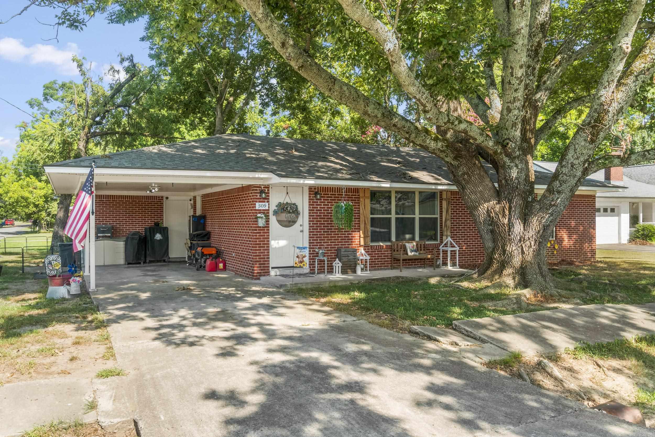 309 N Livermore  Hazen, AR