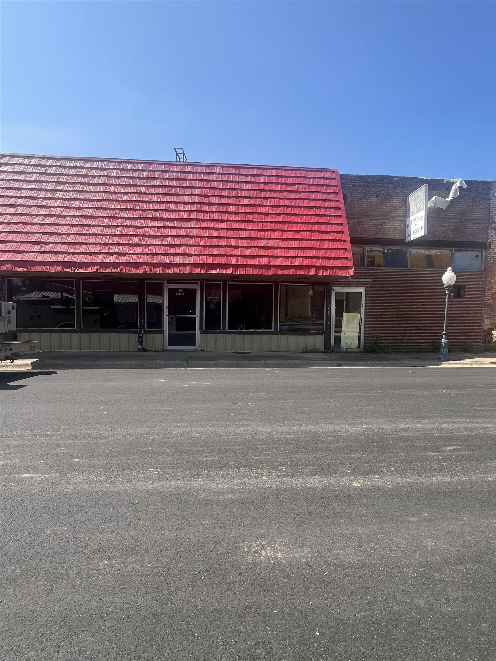 207 & 209 E Main  Marmaduke, AR