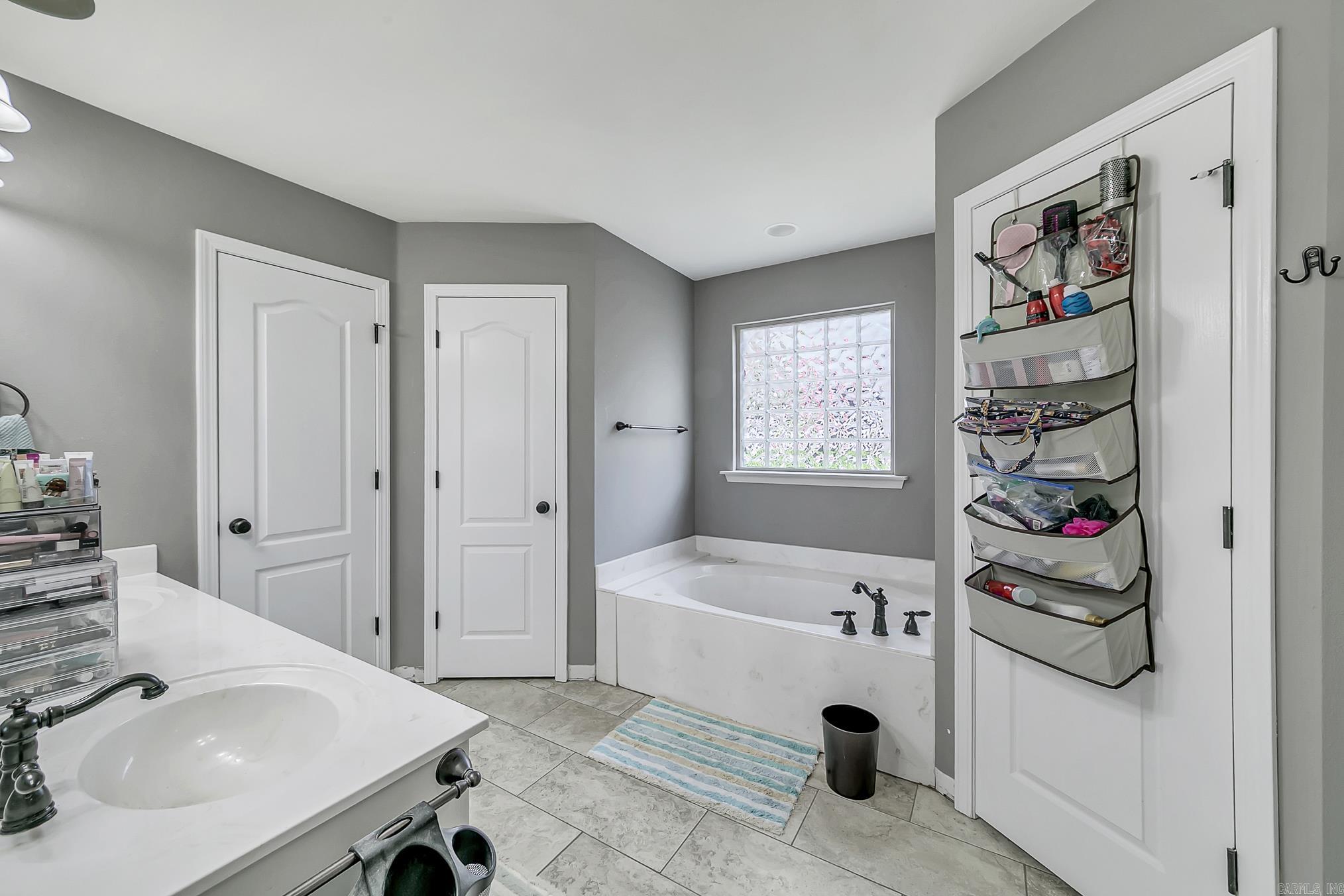 33 Oak Brook  Cabot, AR