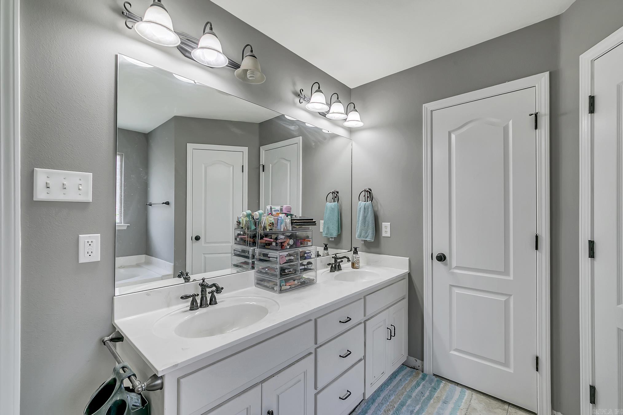 33 Oak Brook  Cabot, AR