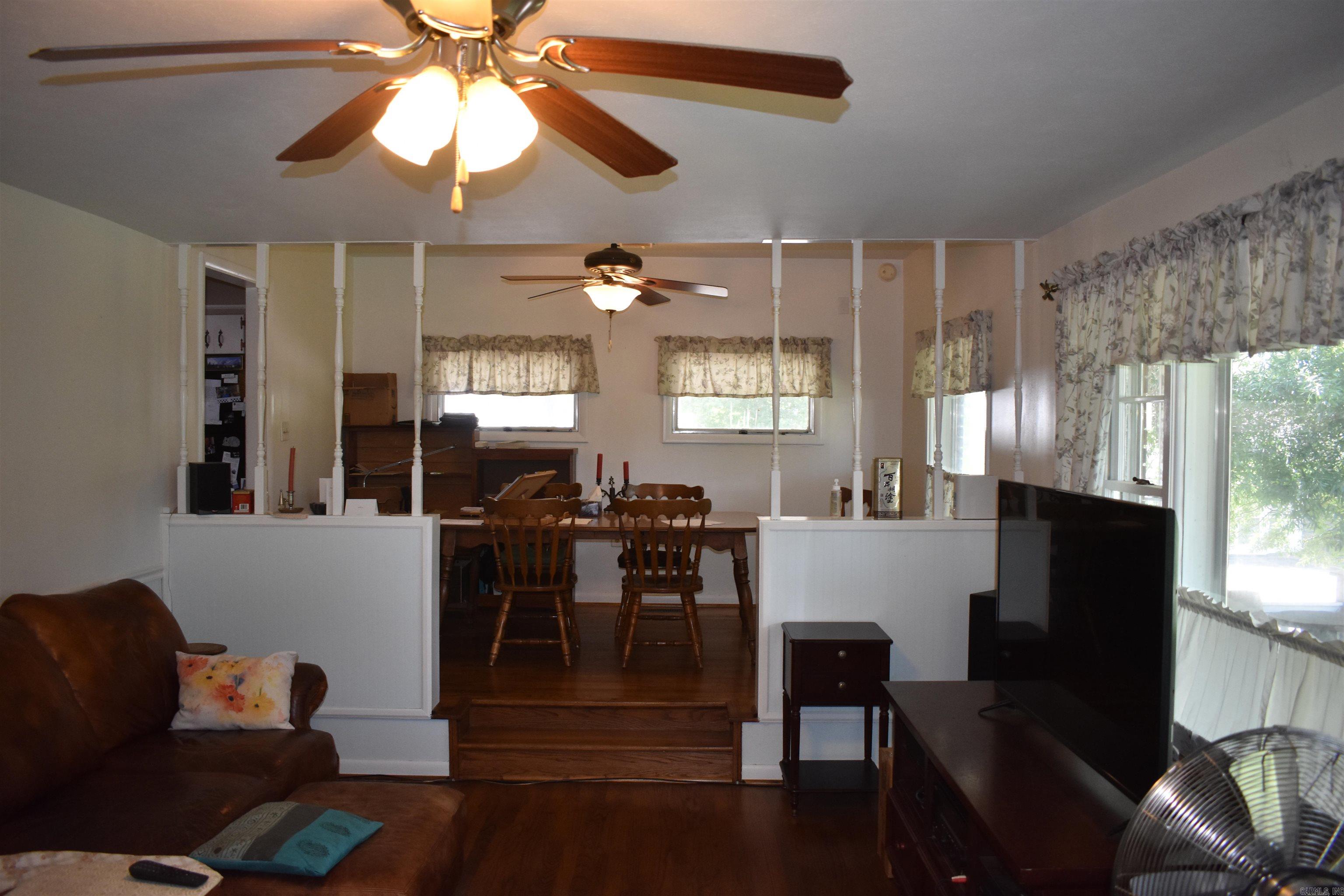1008 S Spring  Searcy, AR