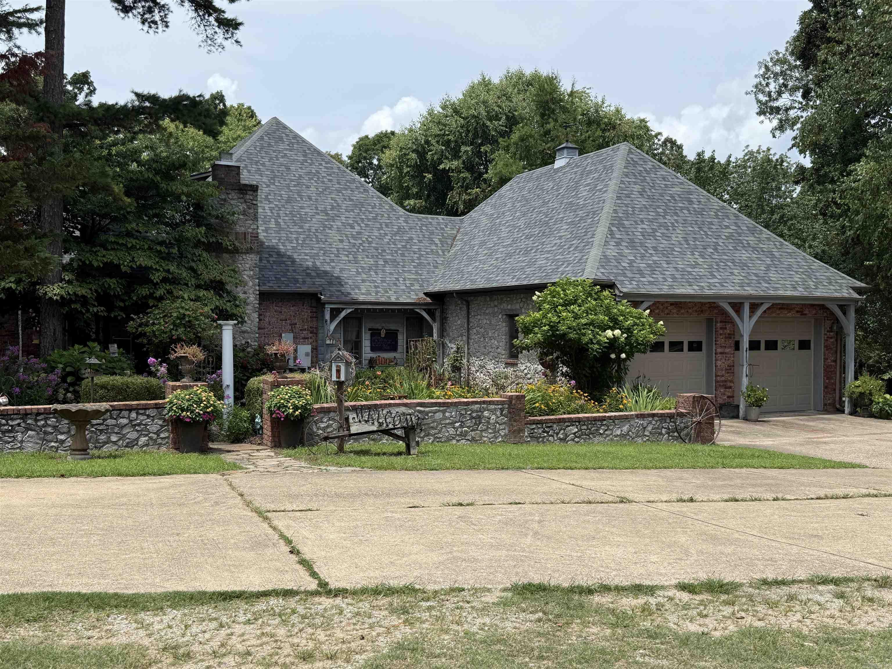 1211 Gayler Street  Mountain View, AR