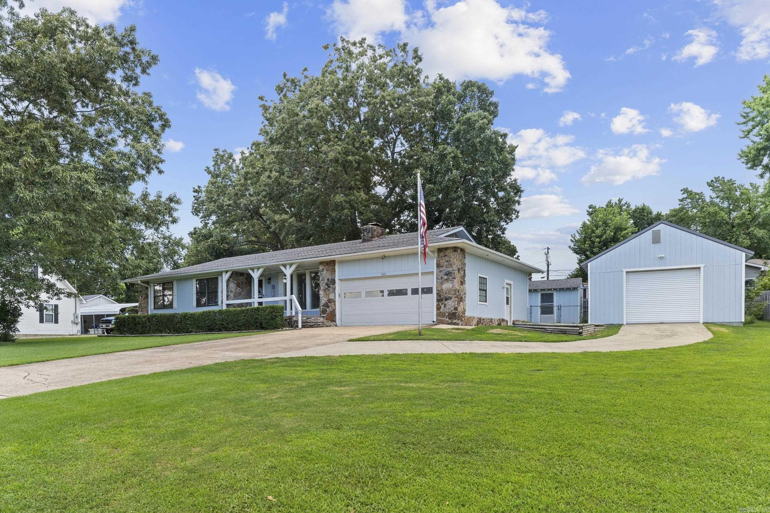 1001 Heatherdown  Mountain Home, AR