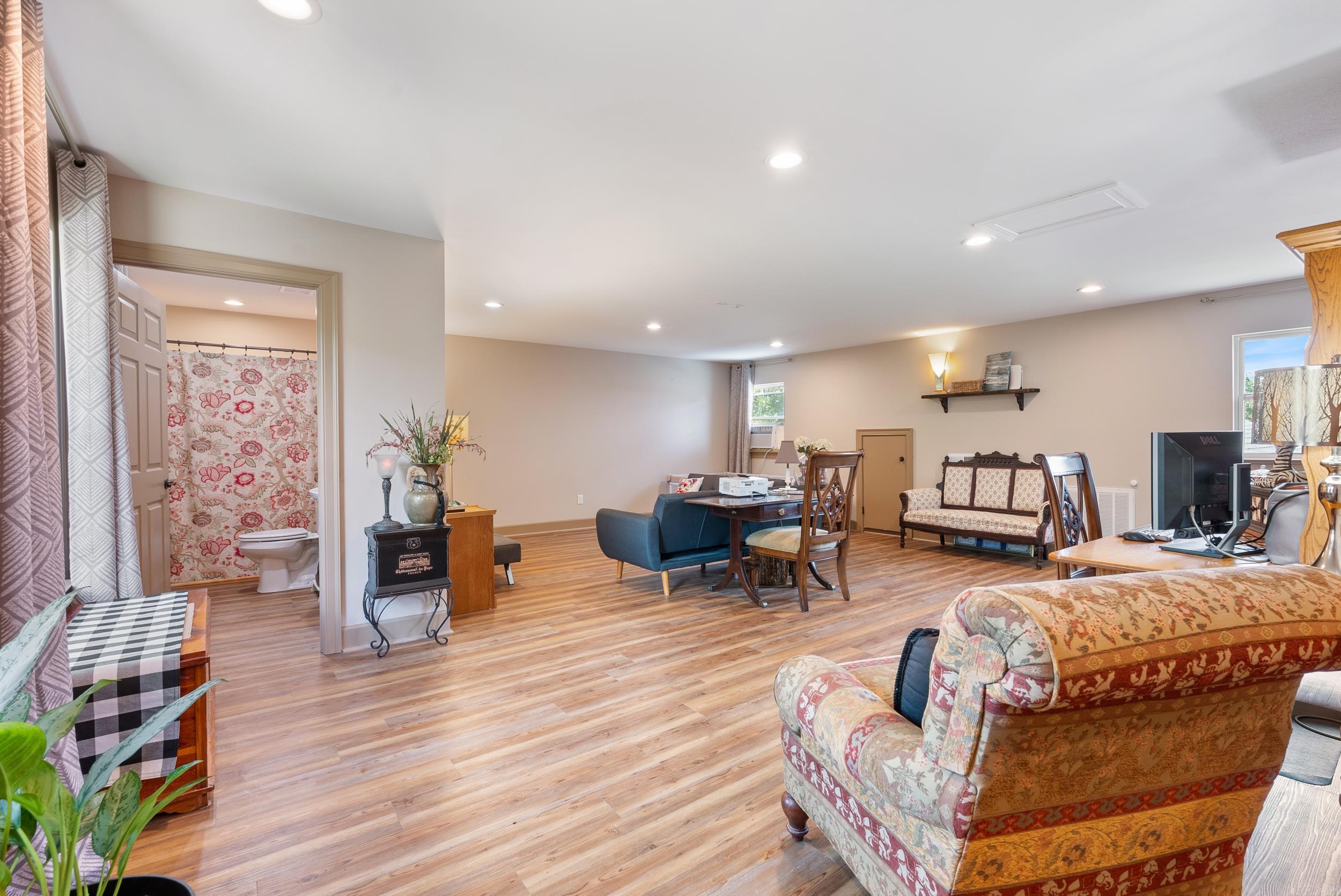 67 High Point  Mayflower, AR