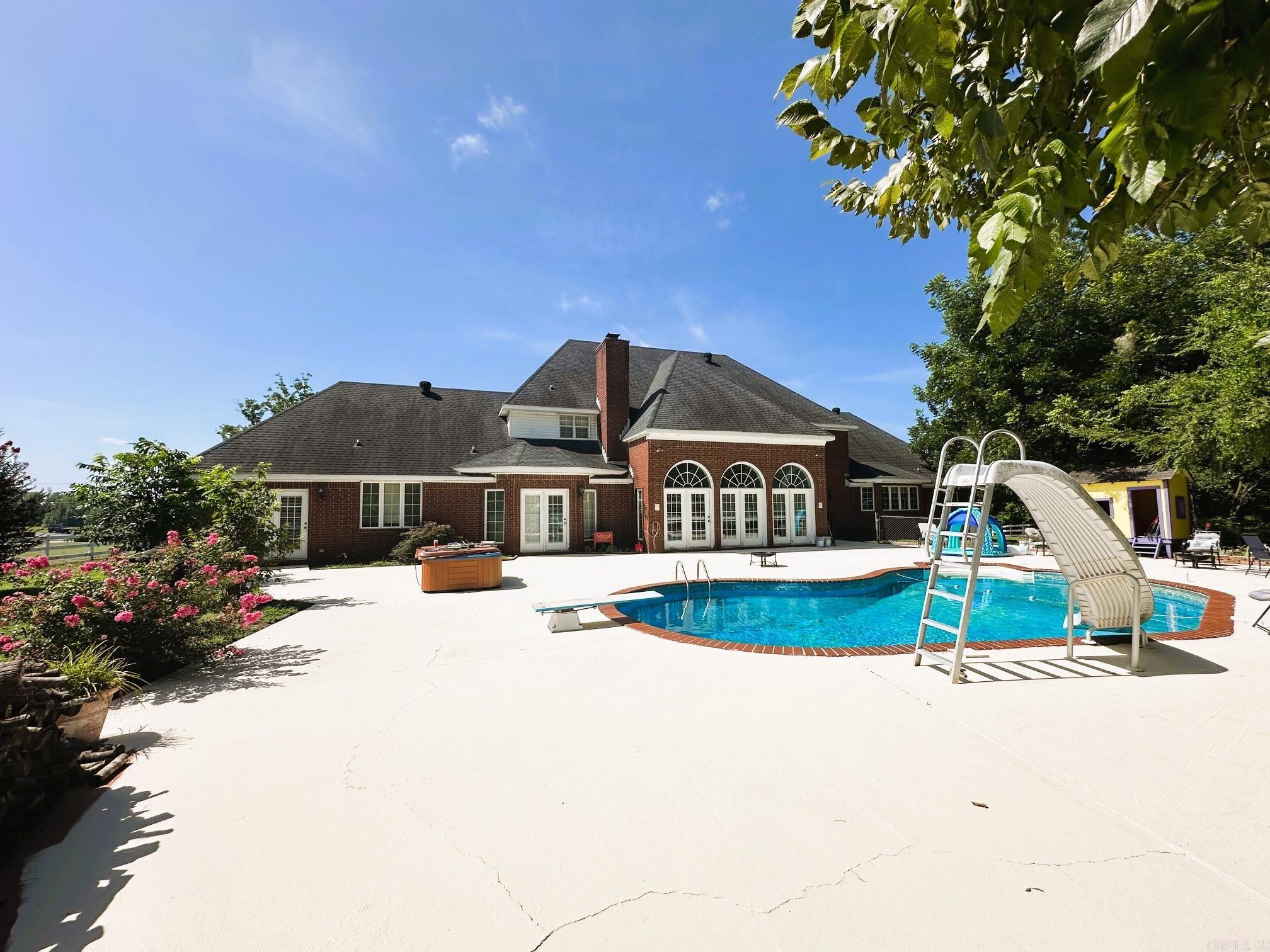 2240 W Main  Clarksville, AR