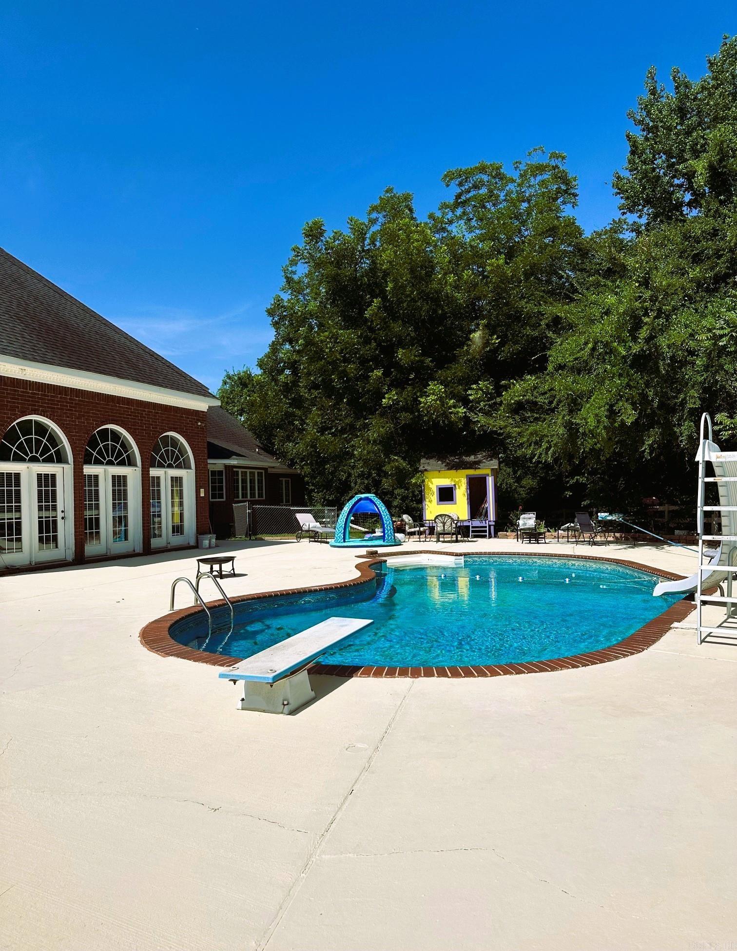 2240 W Main  Clarksville, AR