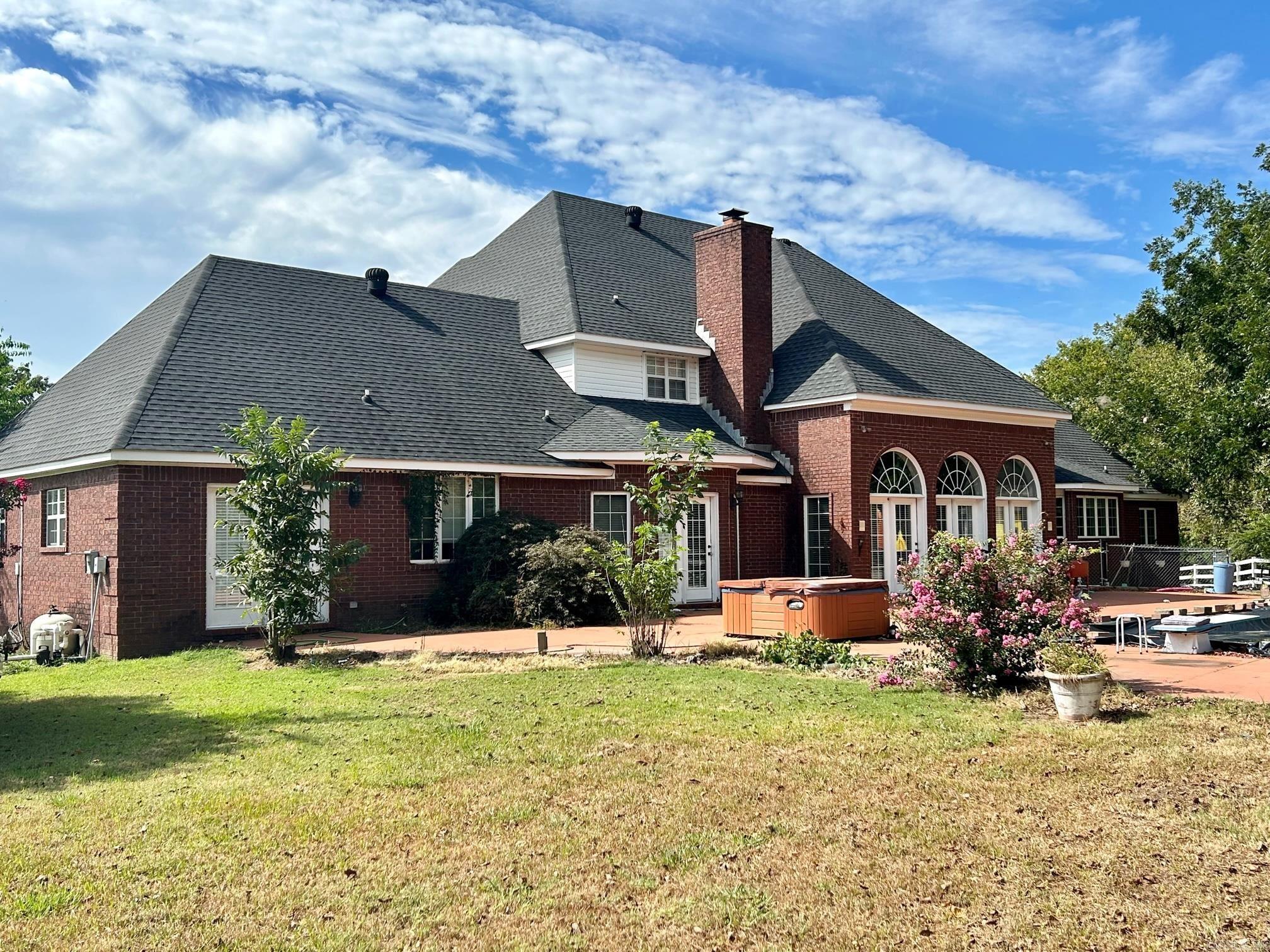 2240 W Main  Clarksville, AR