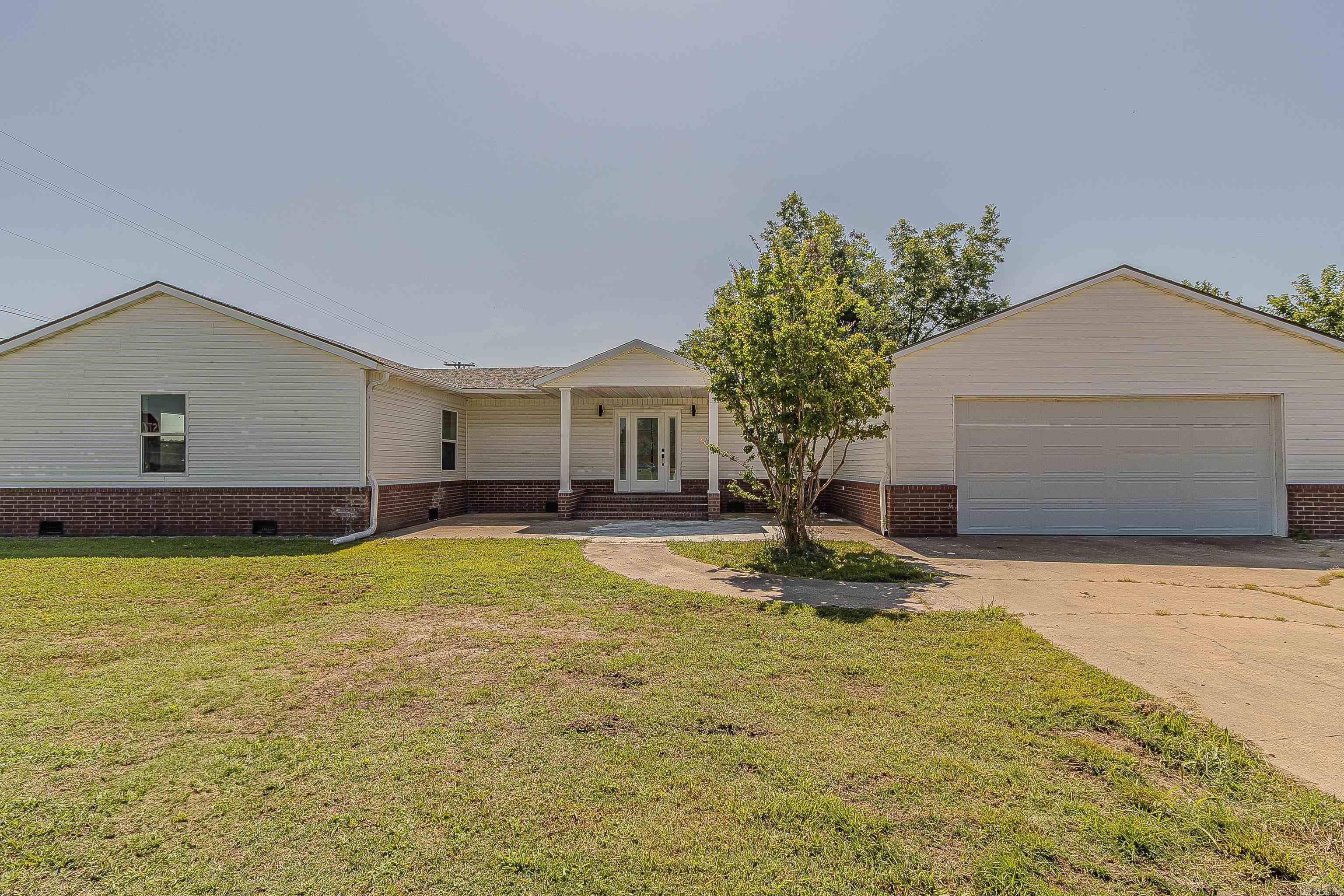 301 SE 3rd Hoxie, AR 72433-7