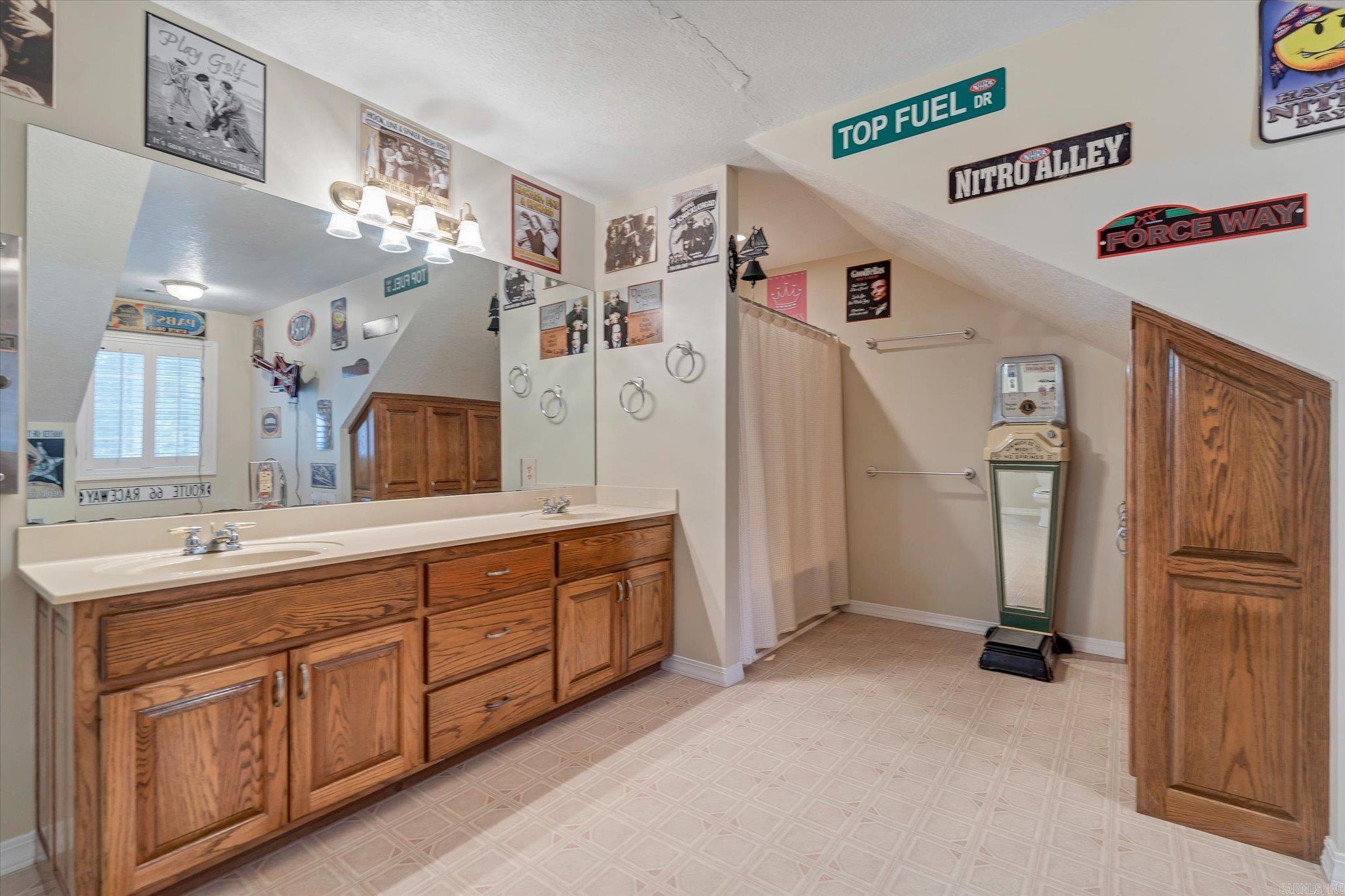 198 Wallick  Cotter, AR