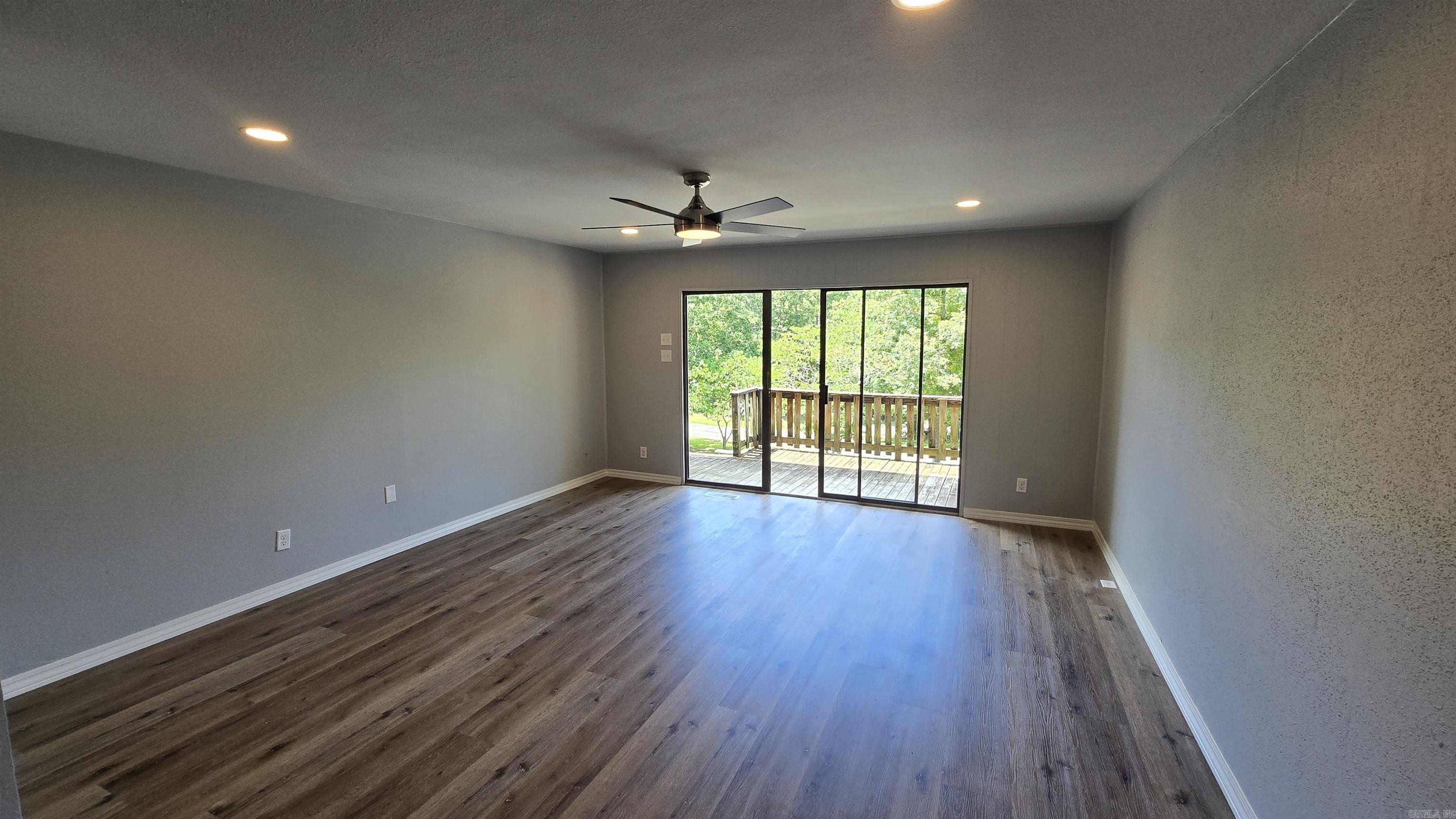 601 Dave Creek  Fairfield Bay, AR