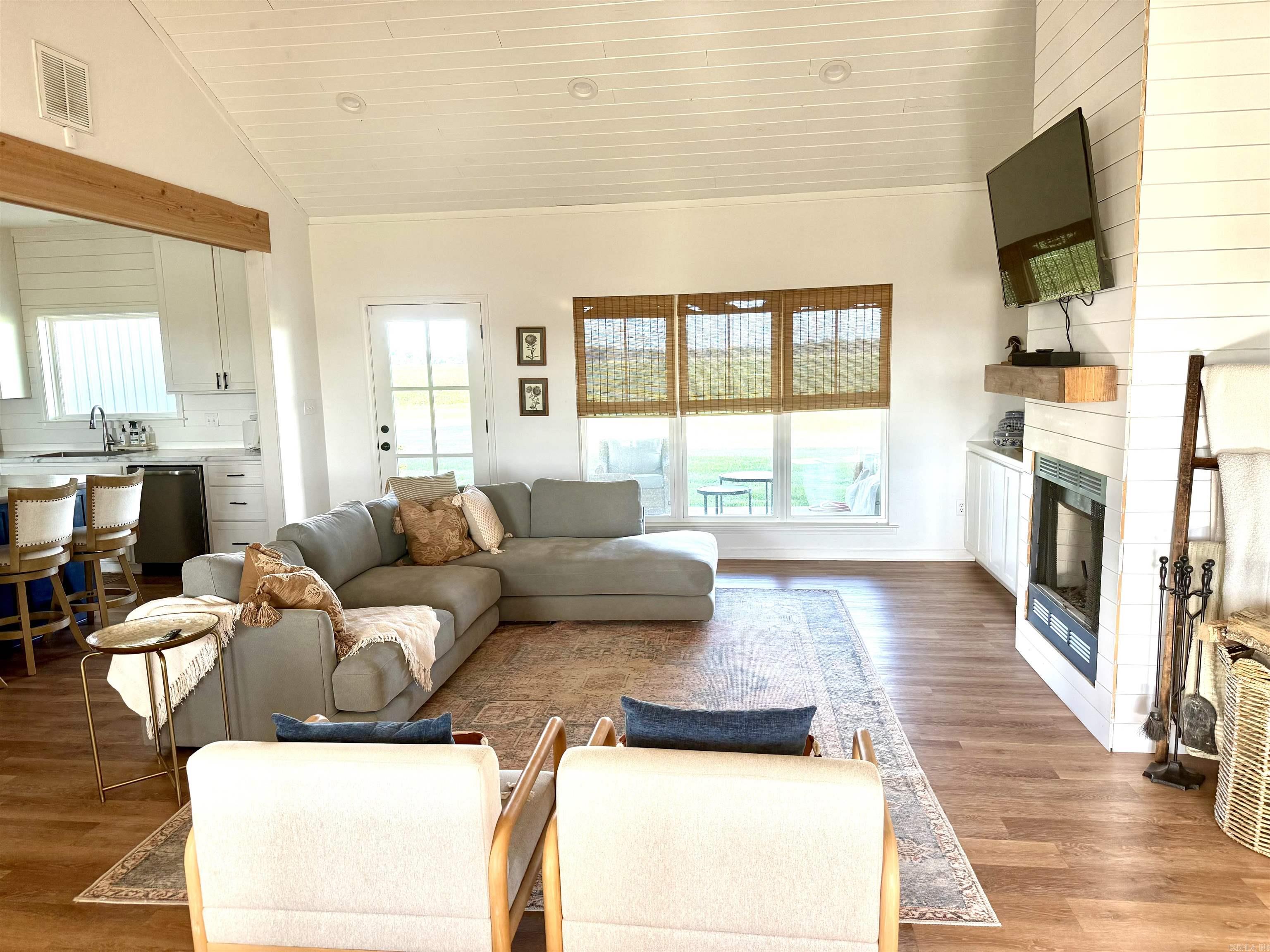 1056 Landing Strip Rd  Roe, AR