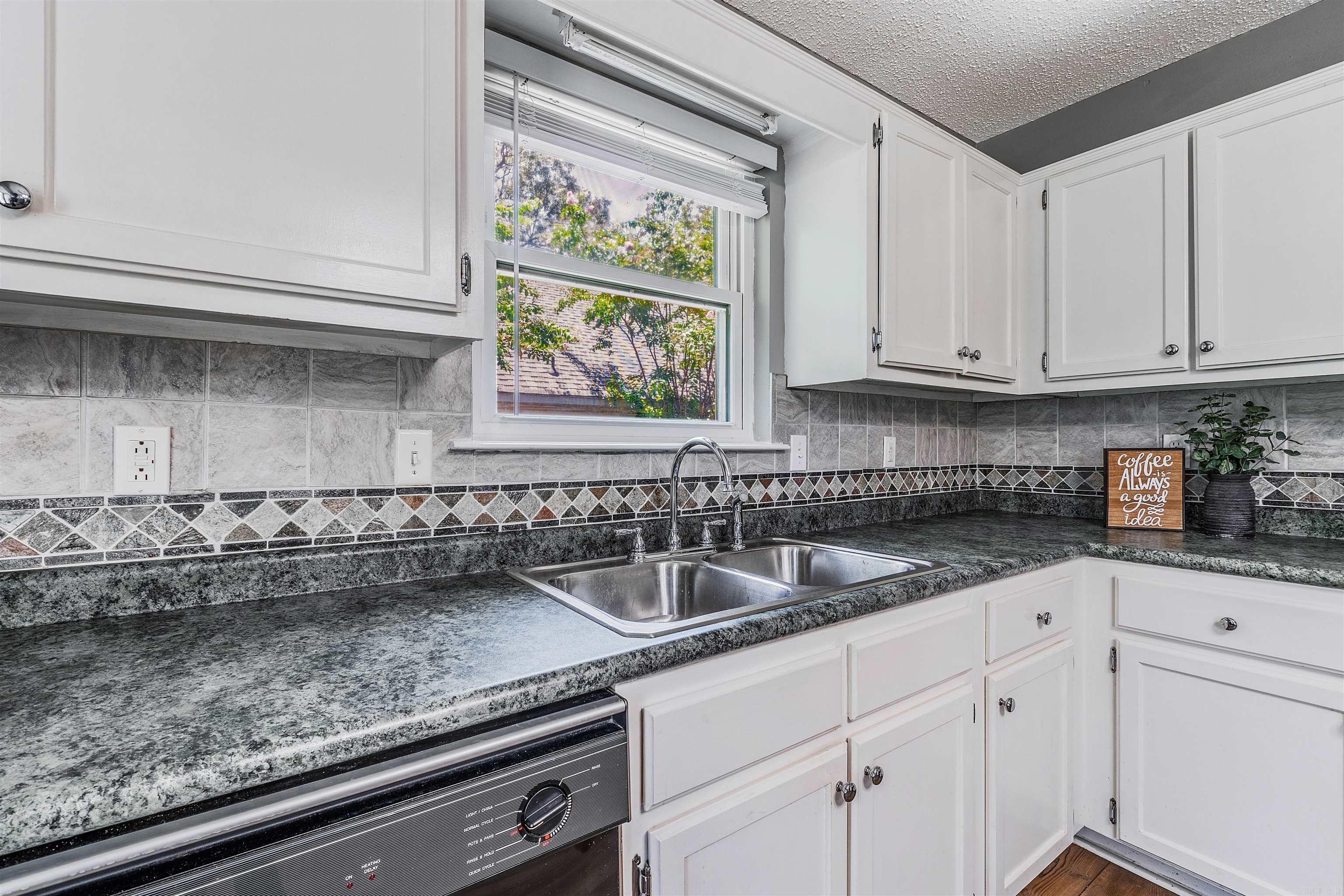 2416 Bearskin Dr  Sherwood, AR