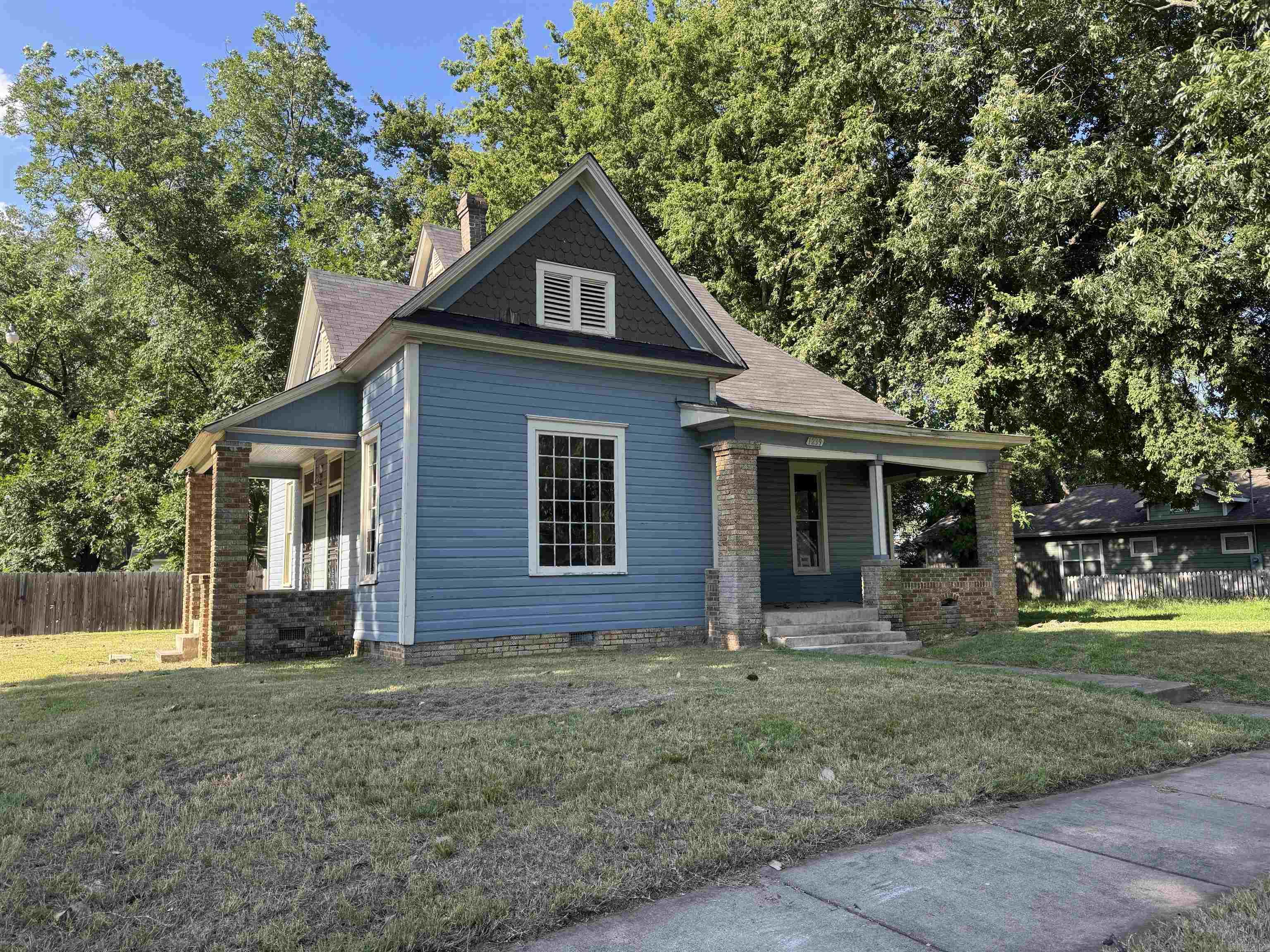 1239 W 8th  North Little Rock, AR
