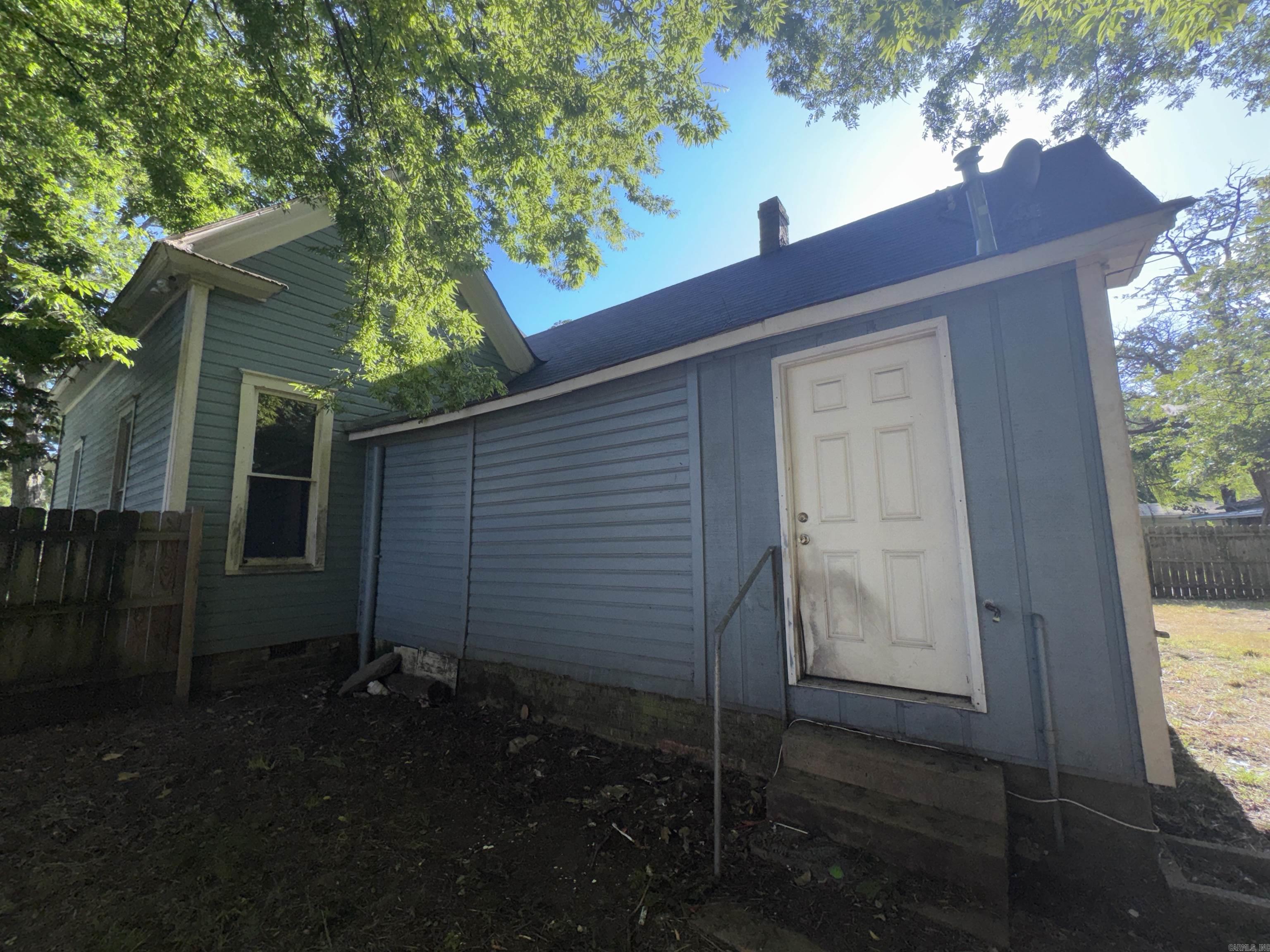 1239 W 8th  North Little Rock, AR