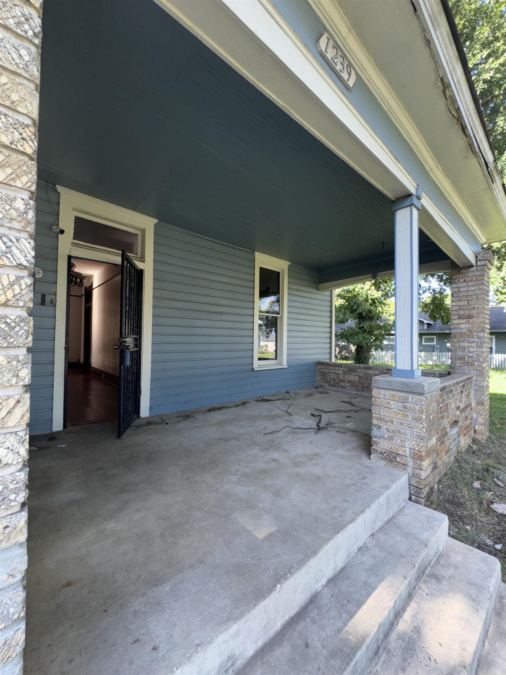 1239 W 8th  North Little Rock, AR