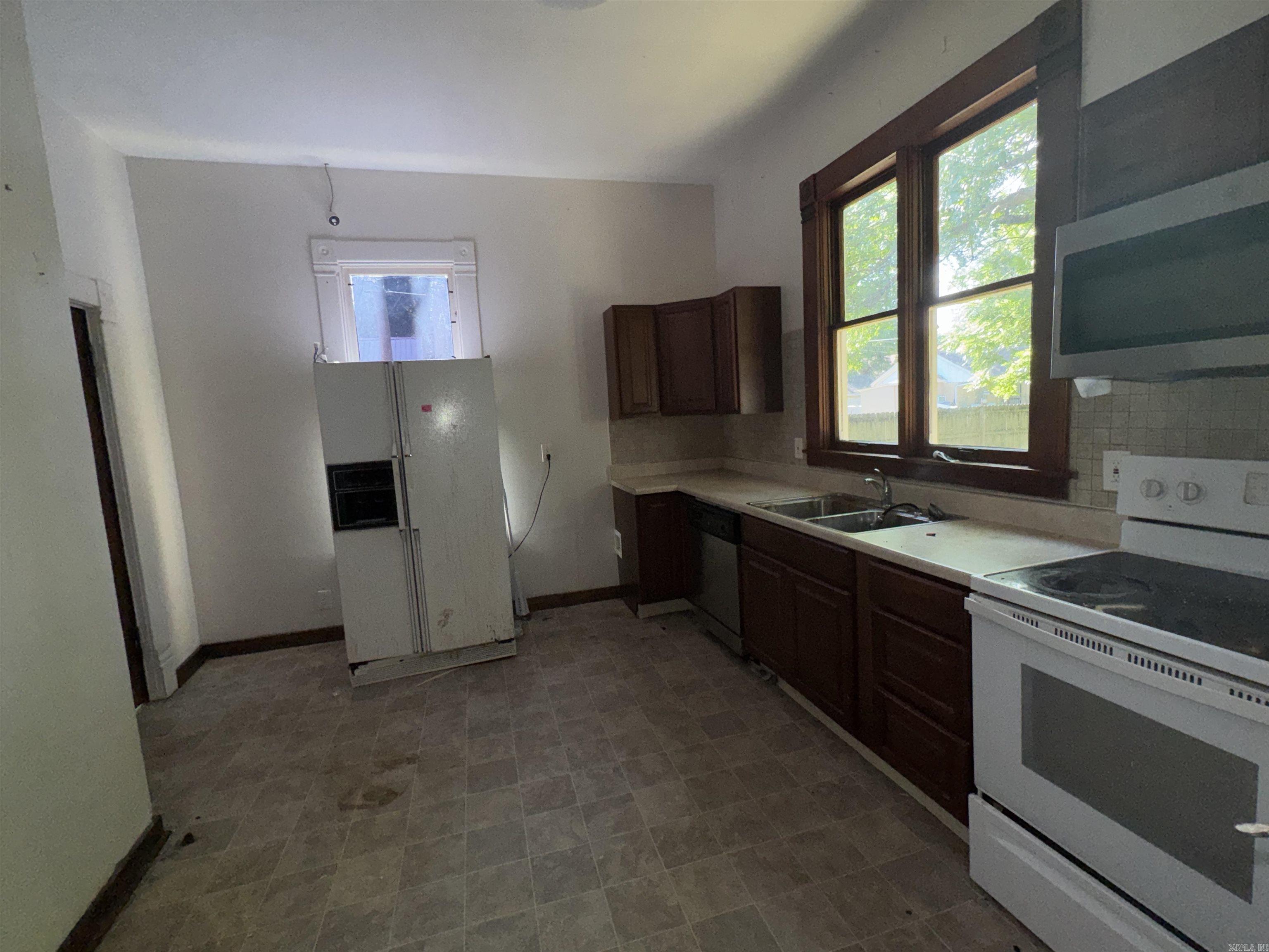 1239 W 8th  North Little Rock, AR