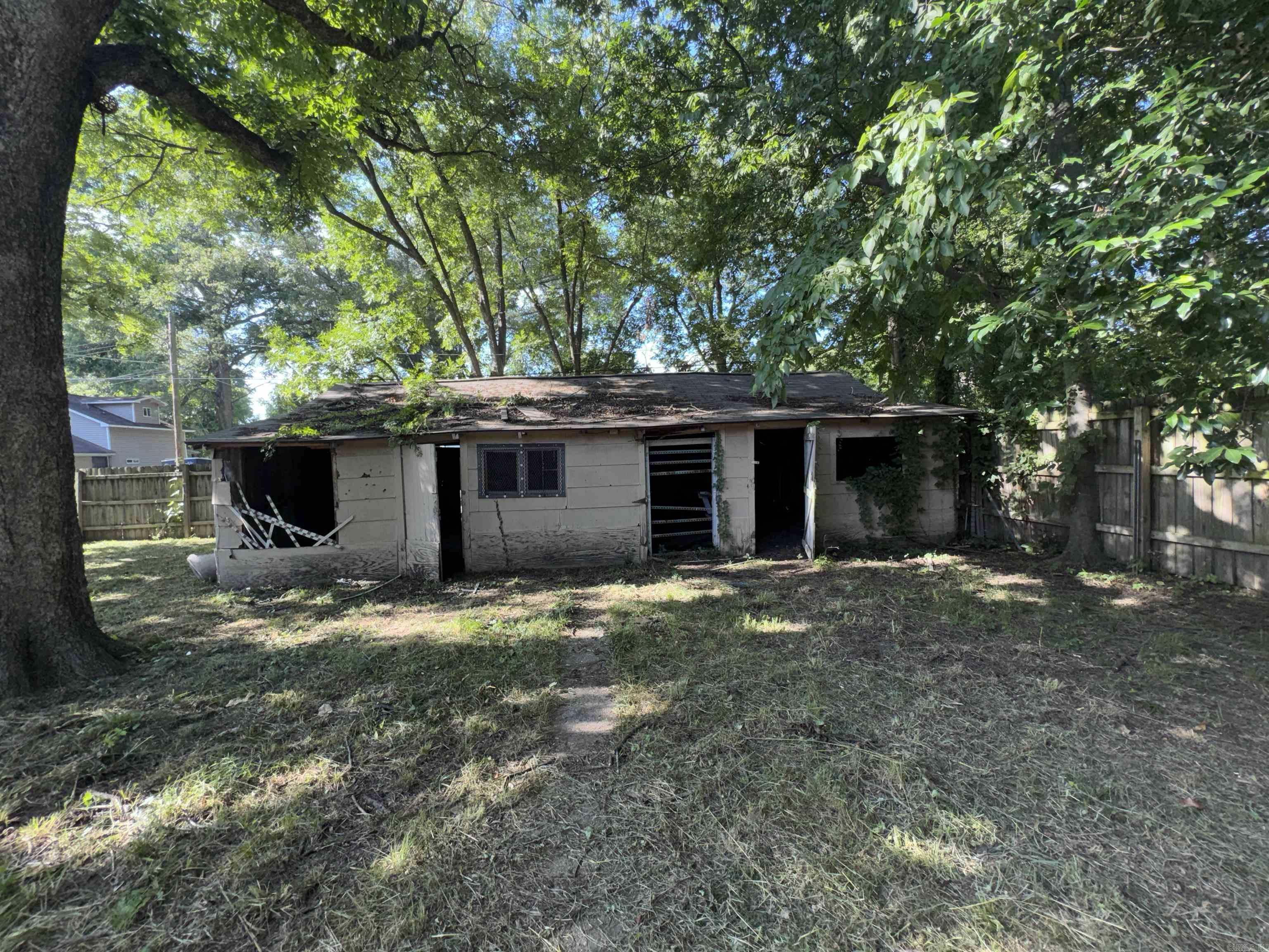 1239 W 8th  North Little Rock, AR