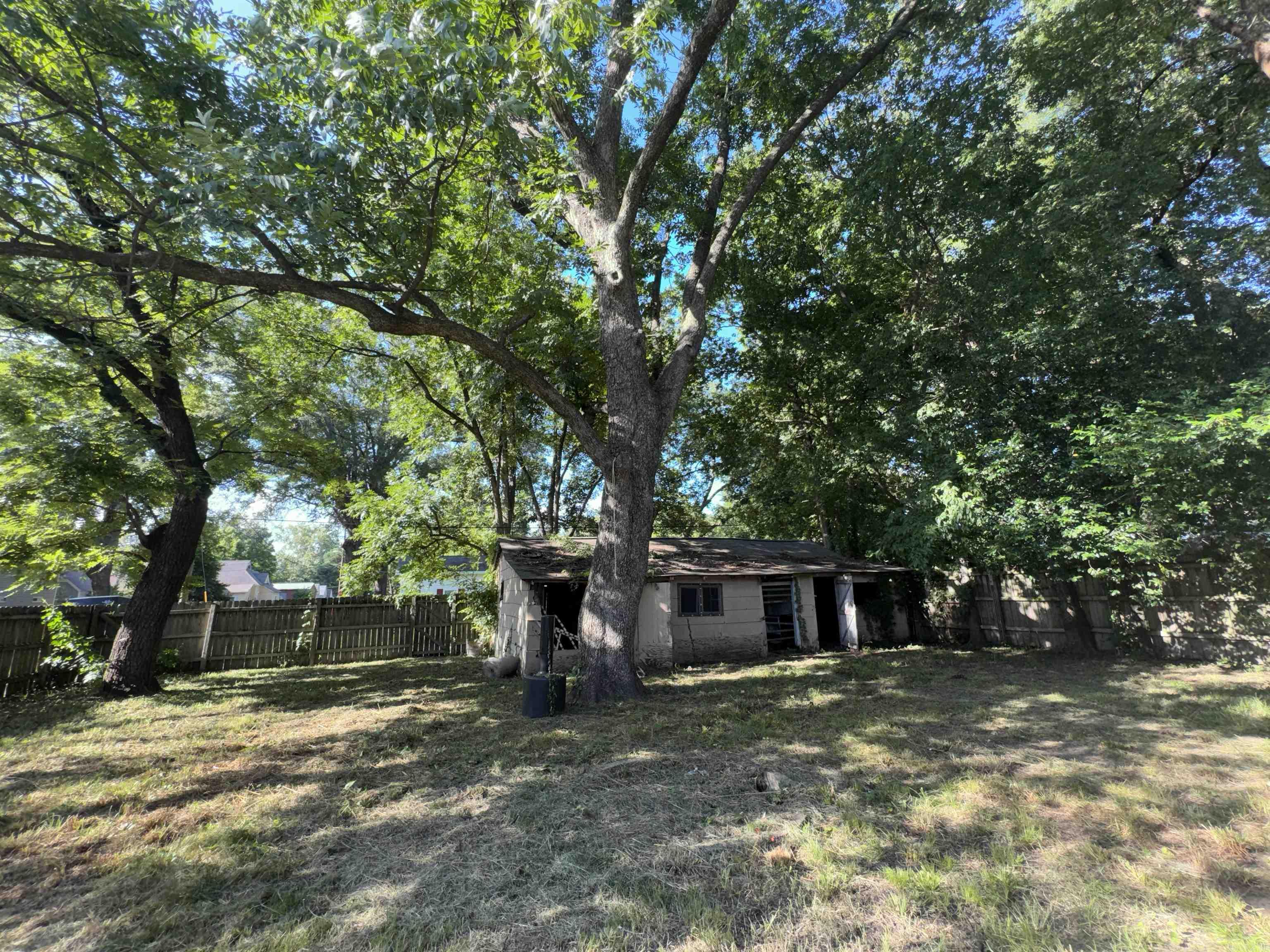 1239 W 8th  North Little Rock, AR