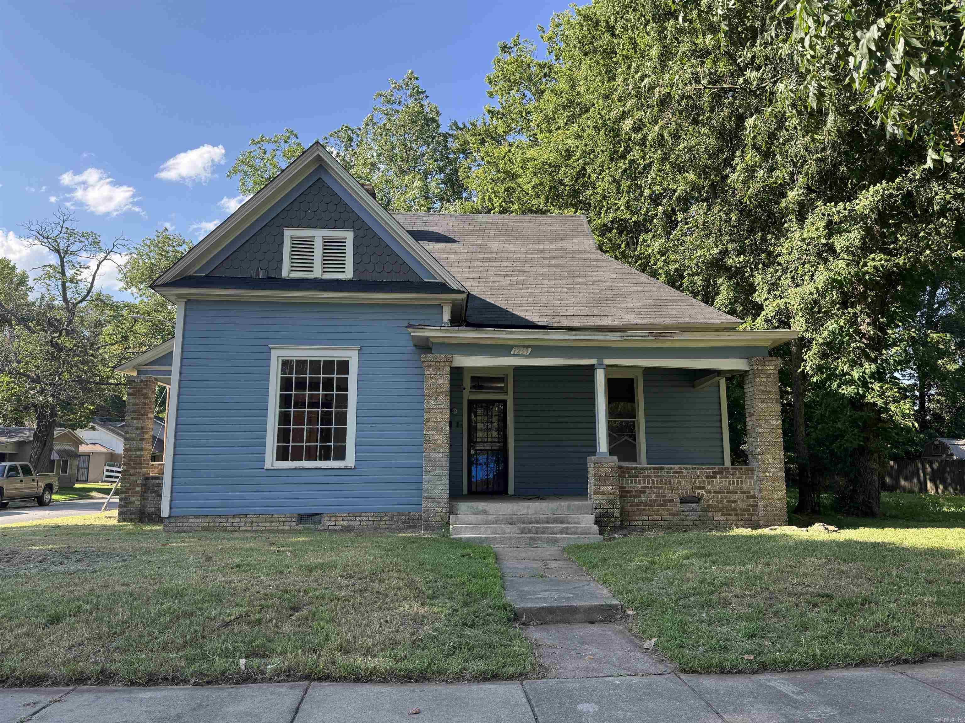 1239 W 8th  North Little Rock, AR