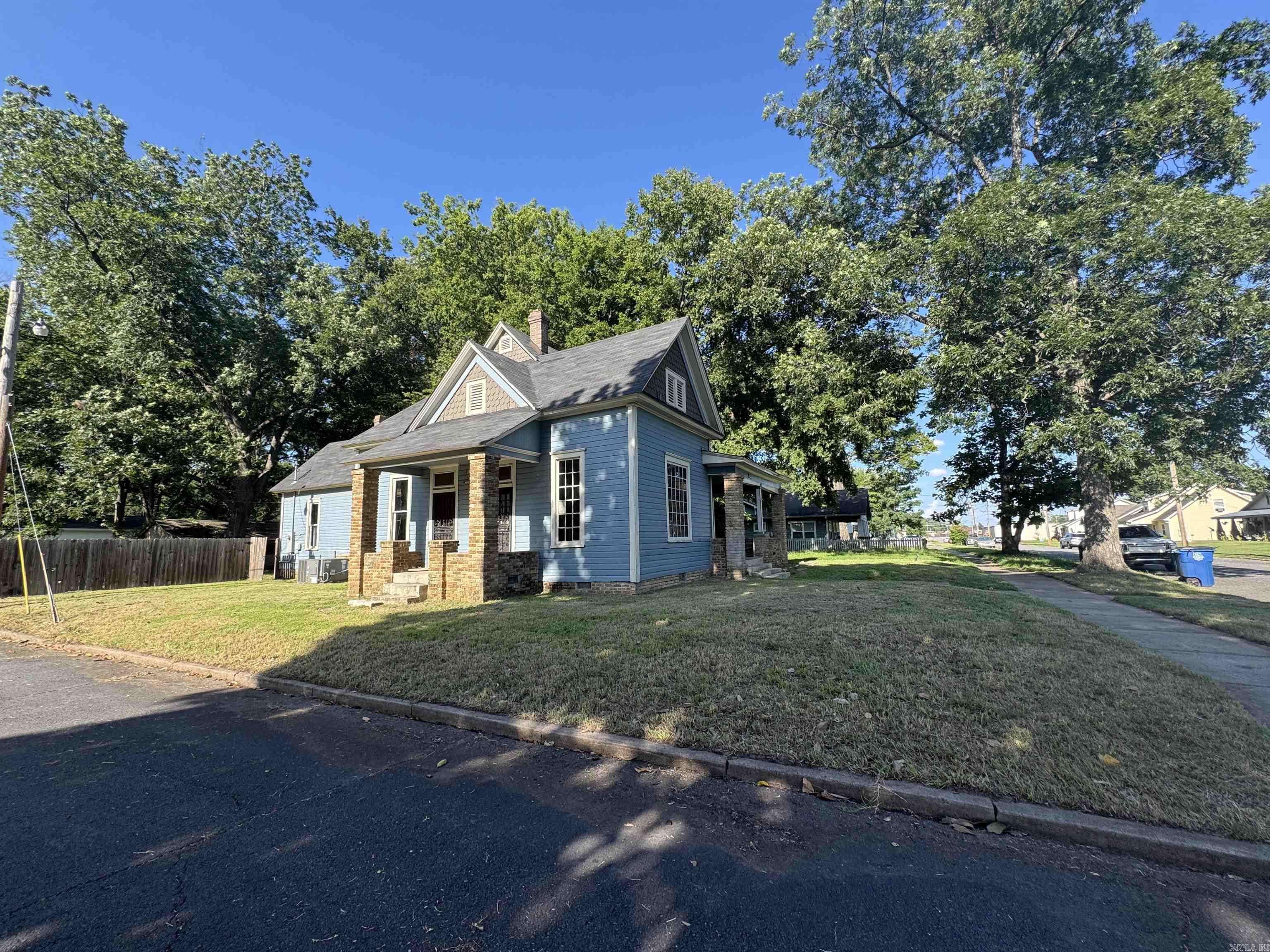1239 W 8th  North Little Rock, AR