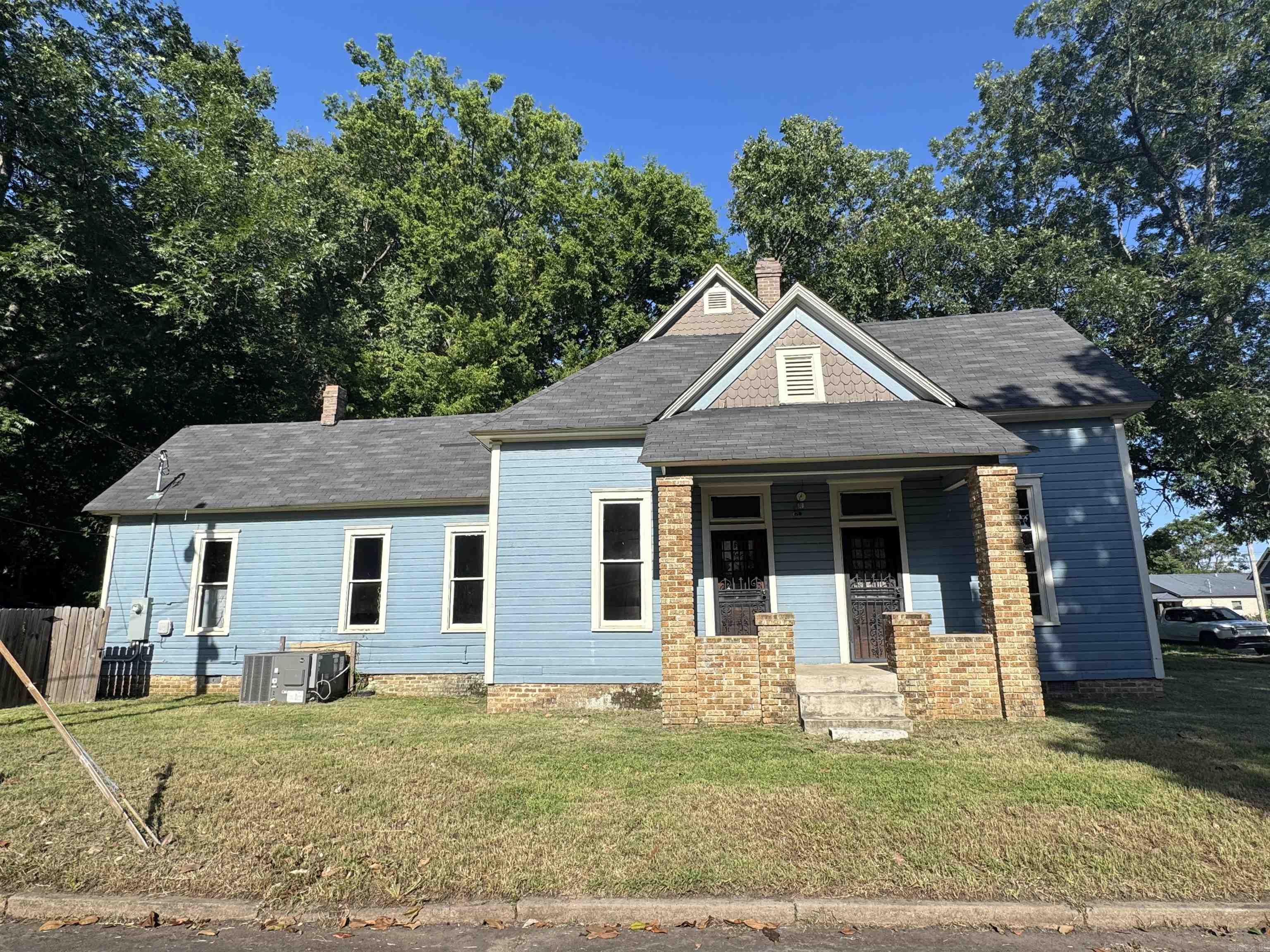 1239 W 8th  North Little Rock, AR