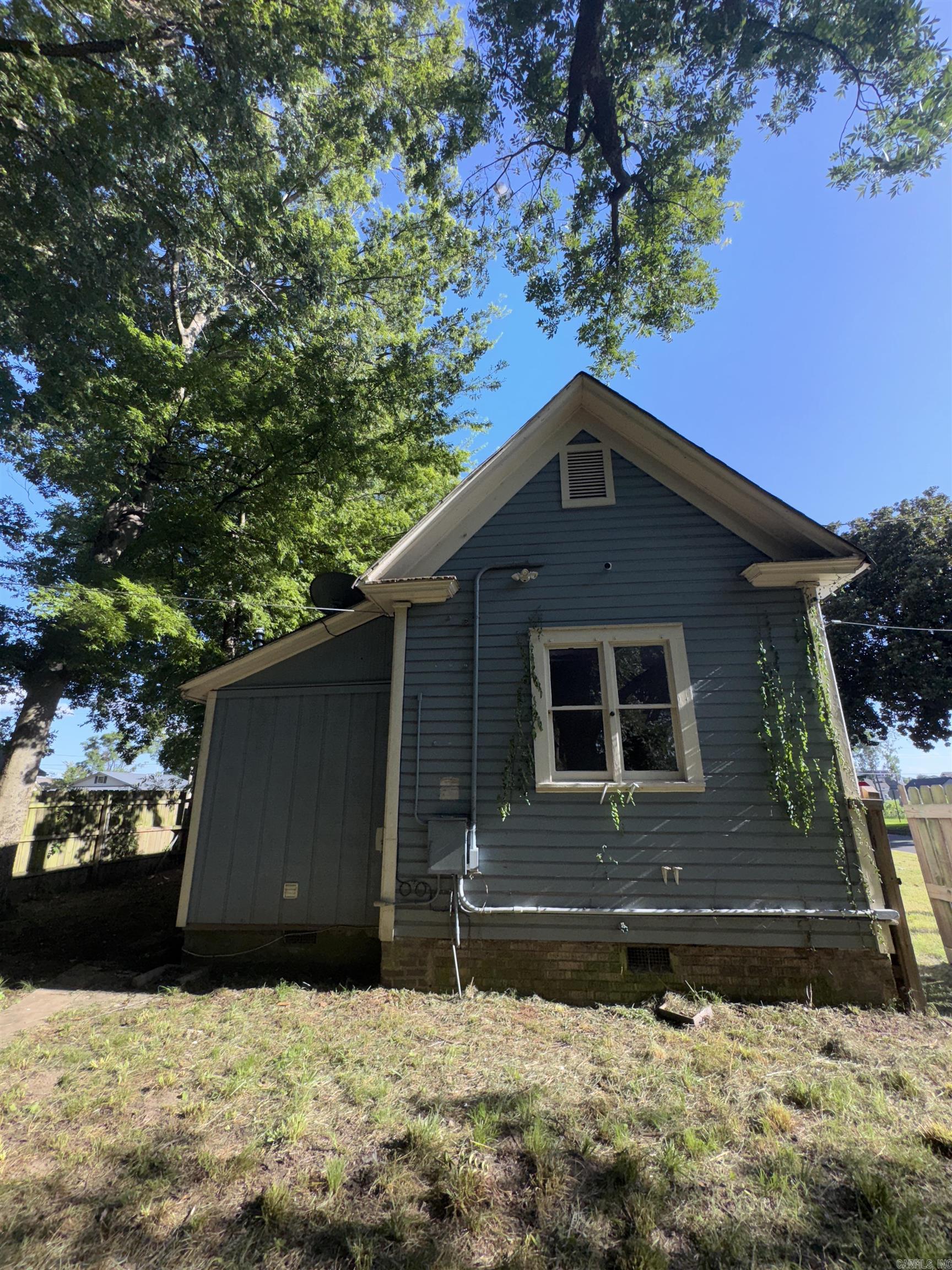 1239 W 8th  North Little Rock, AR
