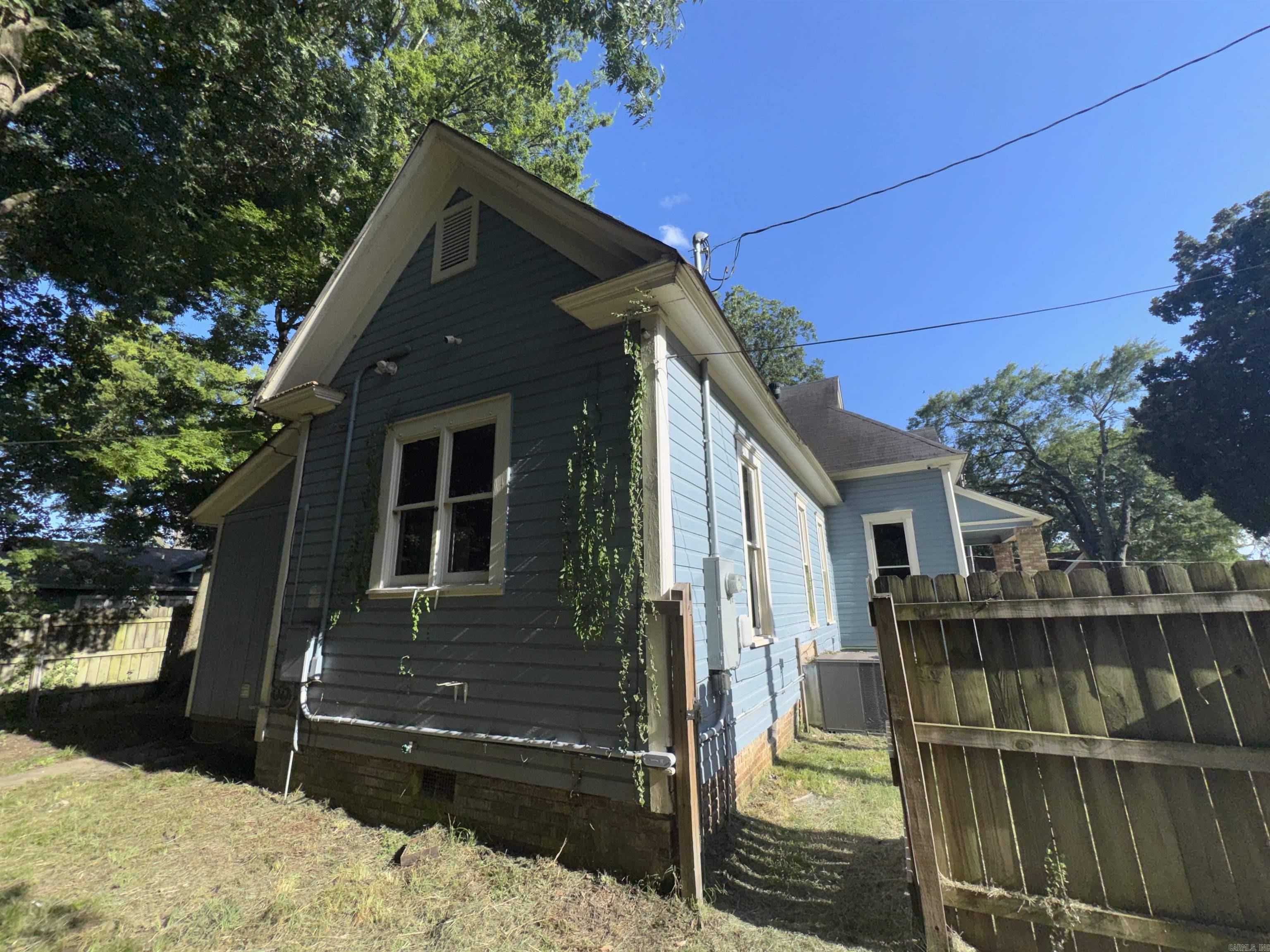 1239 W 8th  North Little Rock, AR