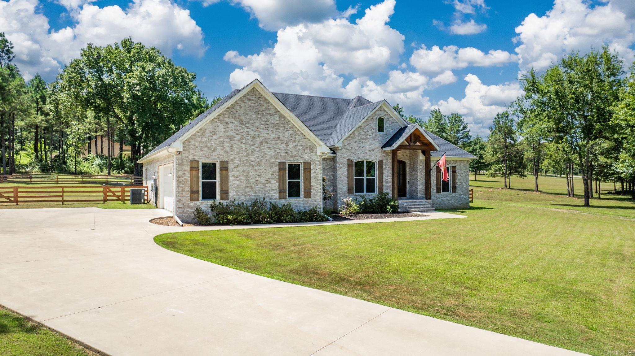 403 W Republican Rd  Greenbrier, AR