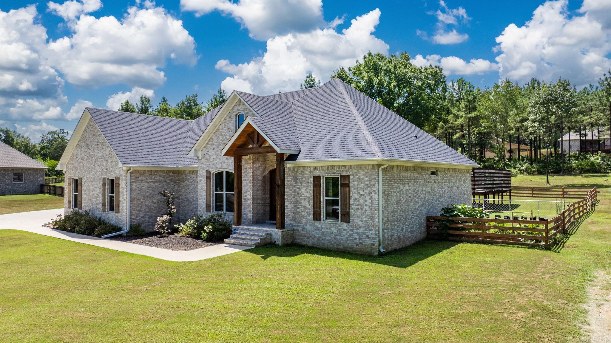 403 W Republican Rd  Greenbrier, AR