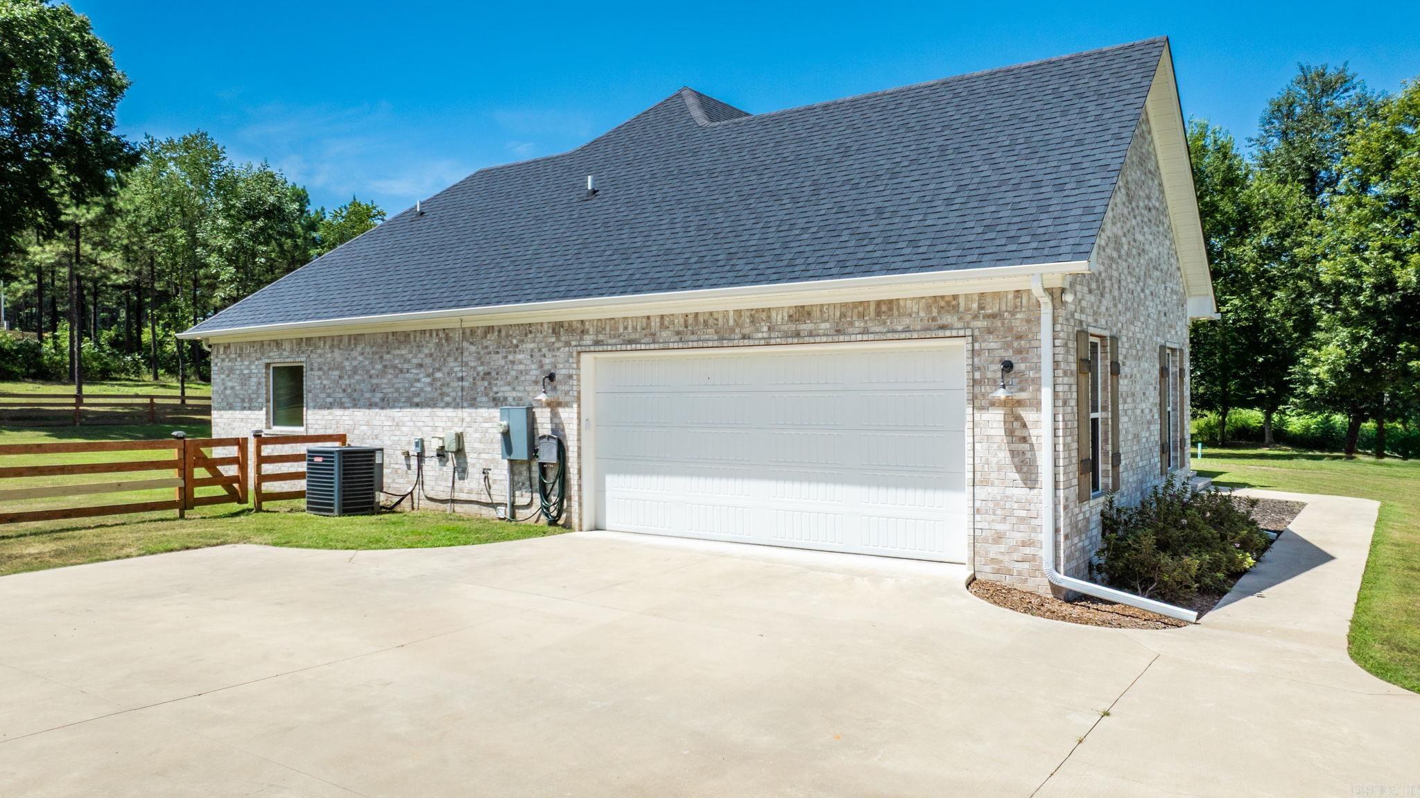 403 W Republican Rd  Greenbrier, AR