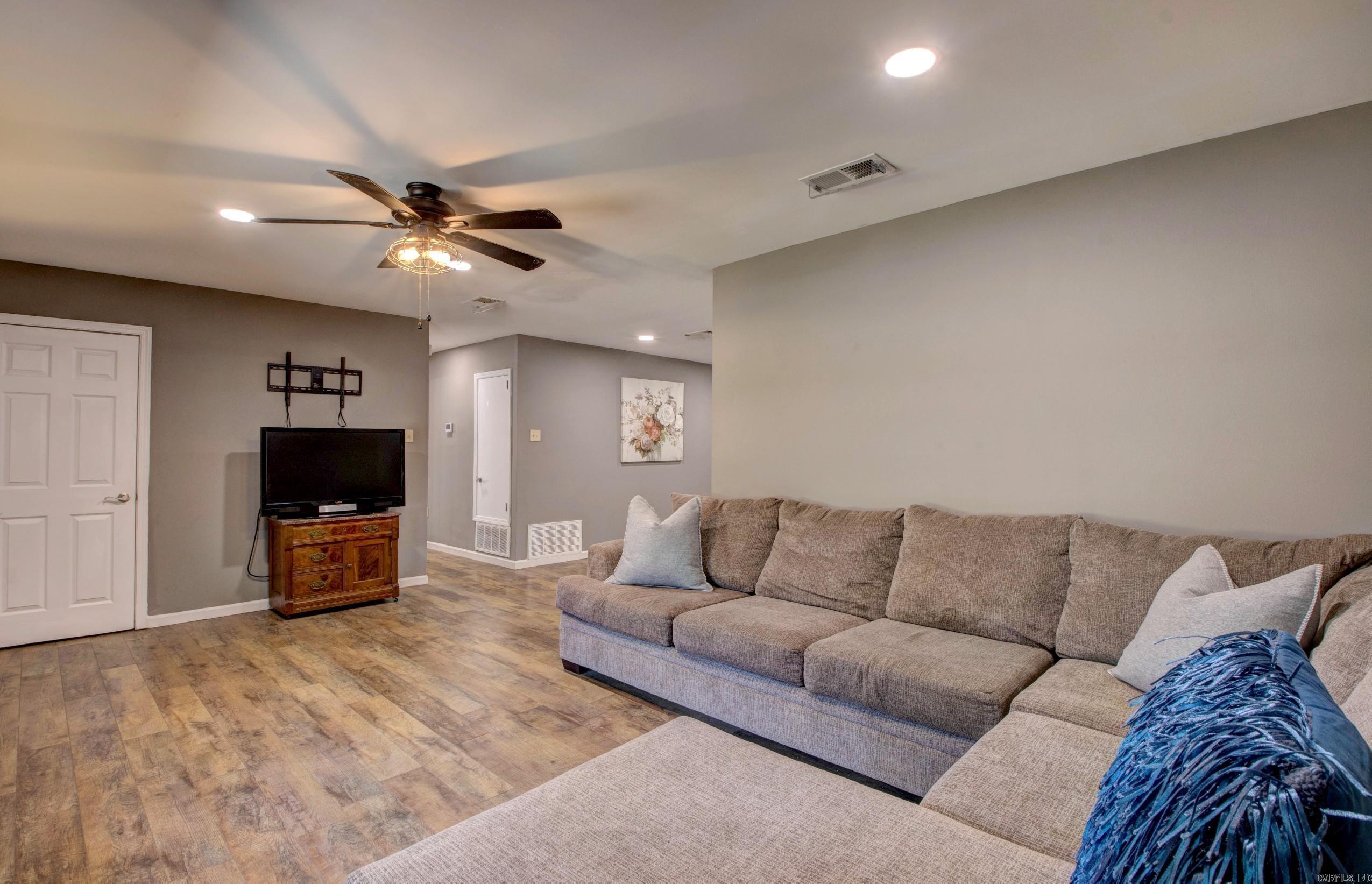 43 Ophelia Drive Maumelle, AR 72113