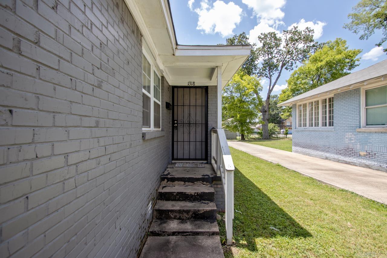 1320 S Summit  Little Rock, AR