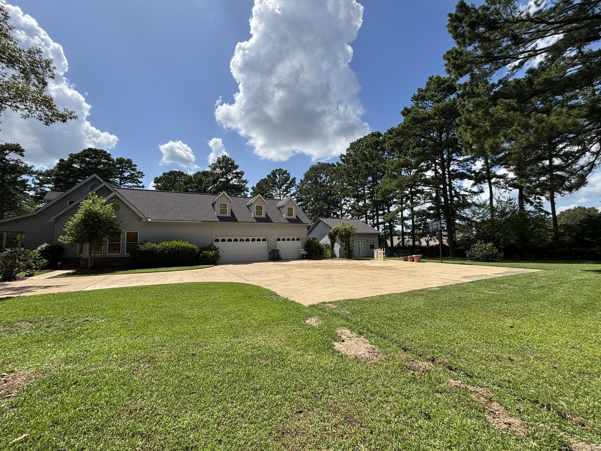 1170 Hollow Hills  Camden, AR