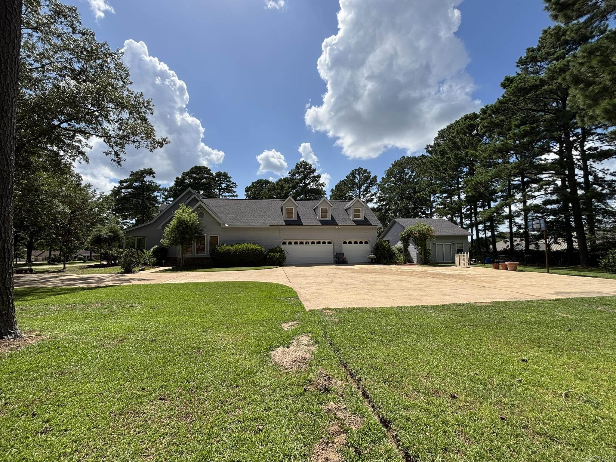 1170 Hollow Hills  Camden, AR