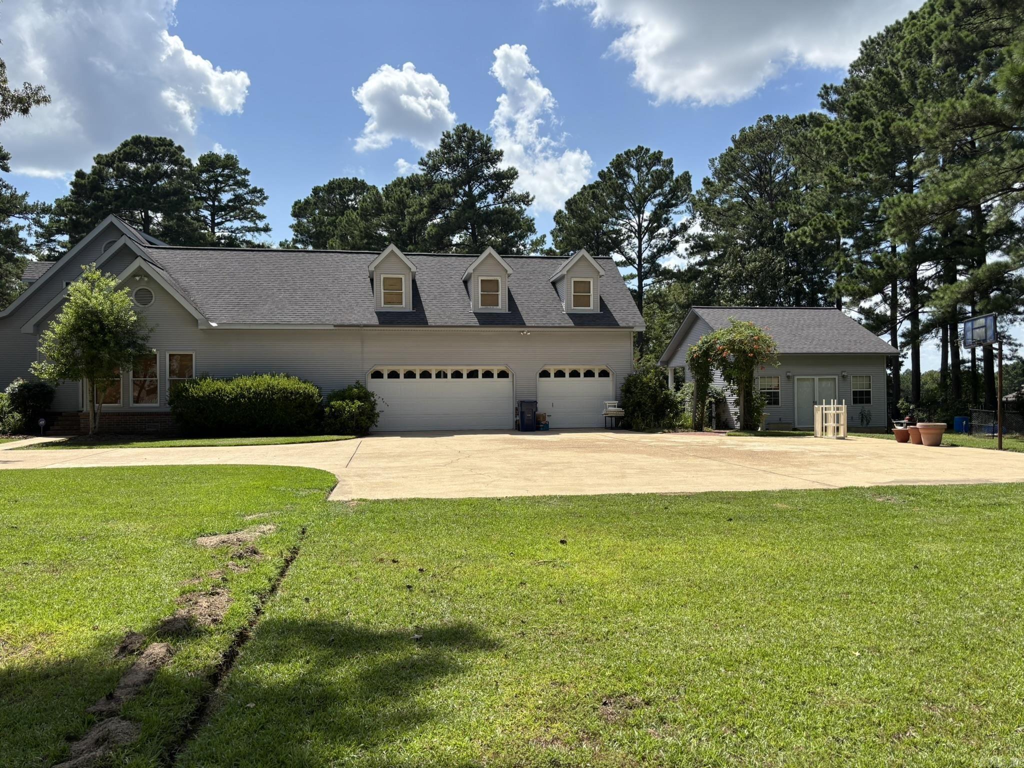 1170 Hollow Hills  Camden, AR