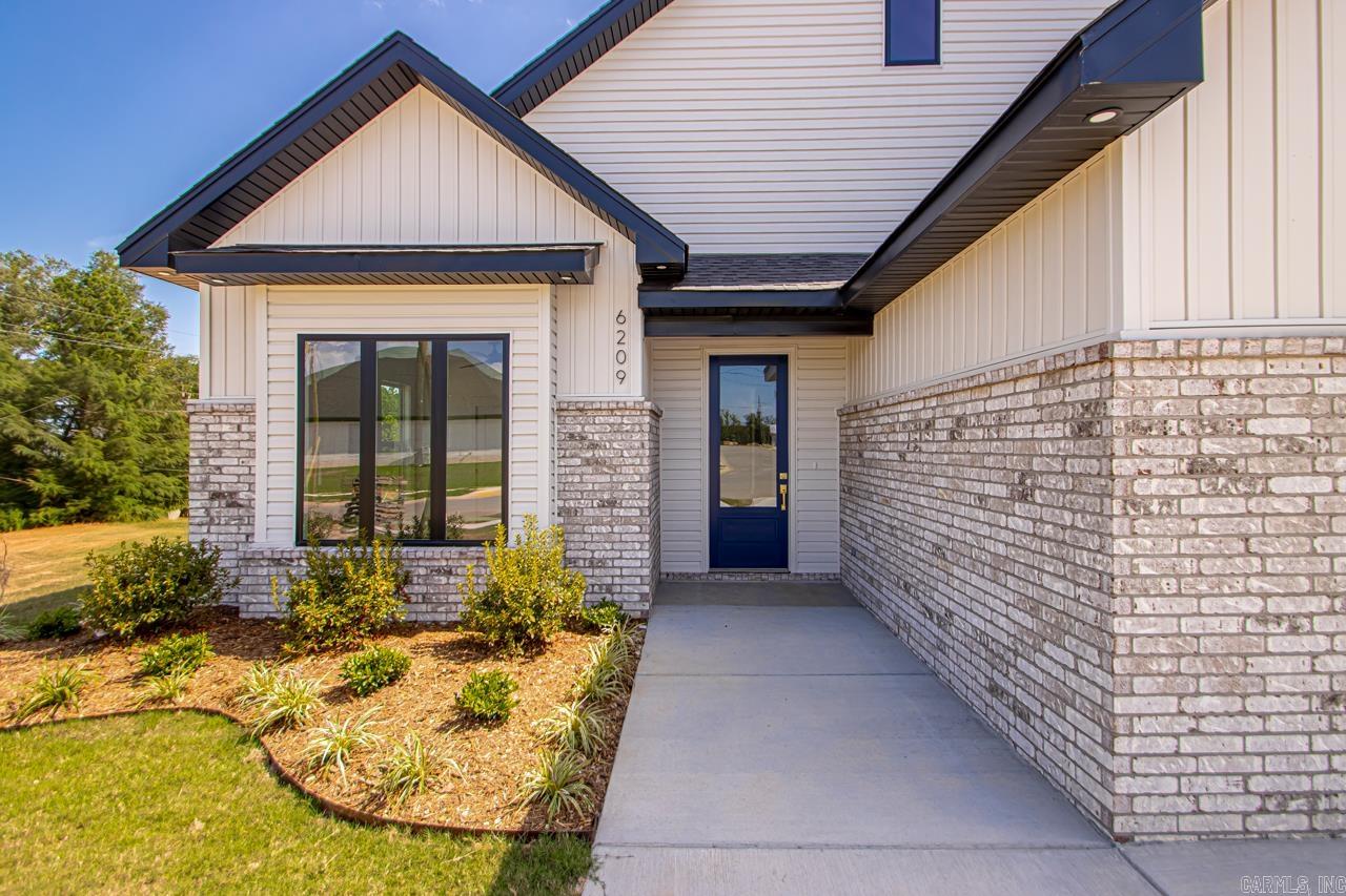 6209 Creekwater  Bryant, AR