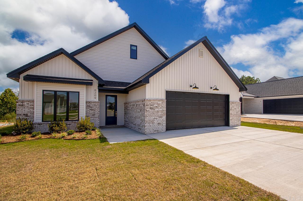 6209 Creekwater  Bryant, AR