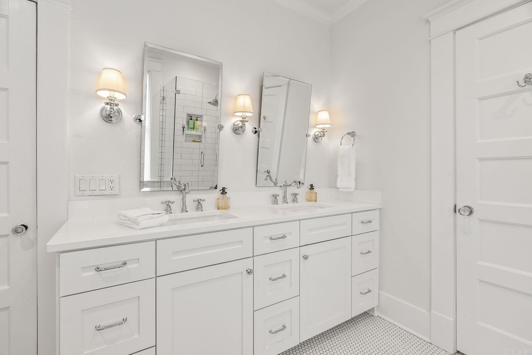 5216 I  Little Rock, AR