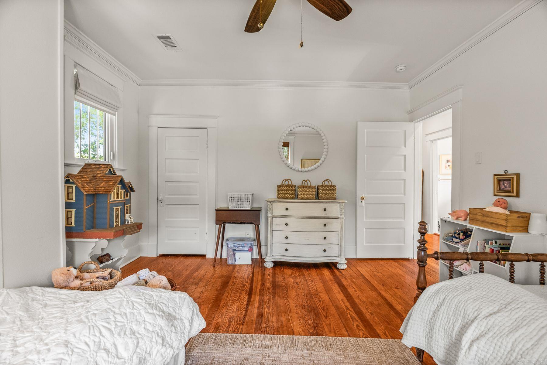 5216 I  Little Rock, AR