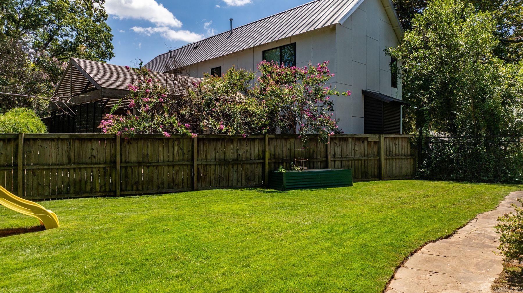 5216 I  Little Rock, AR