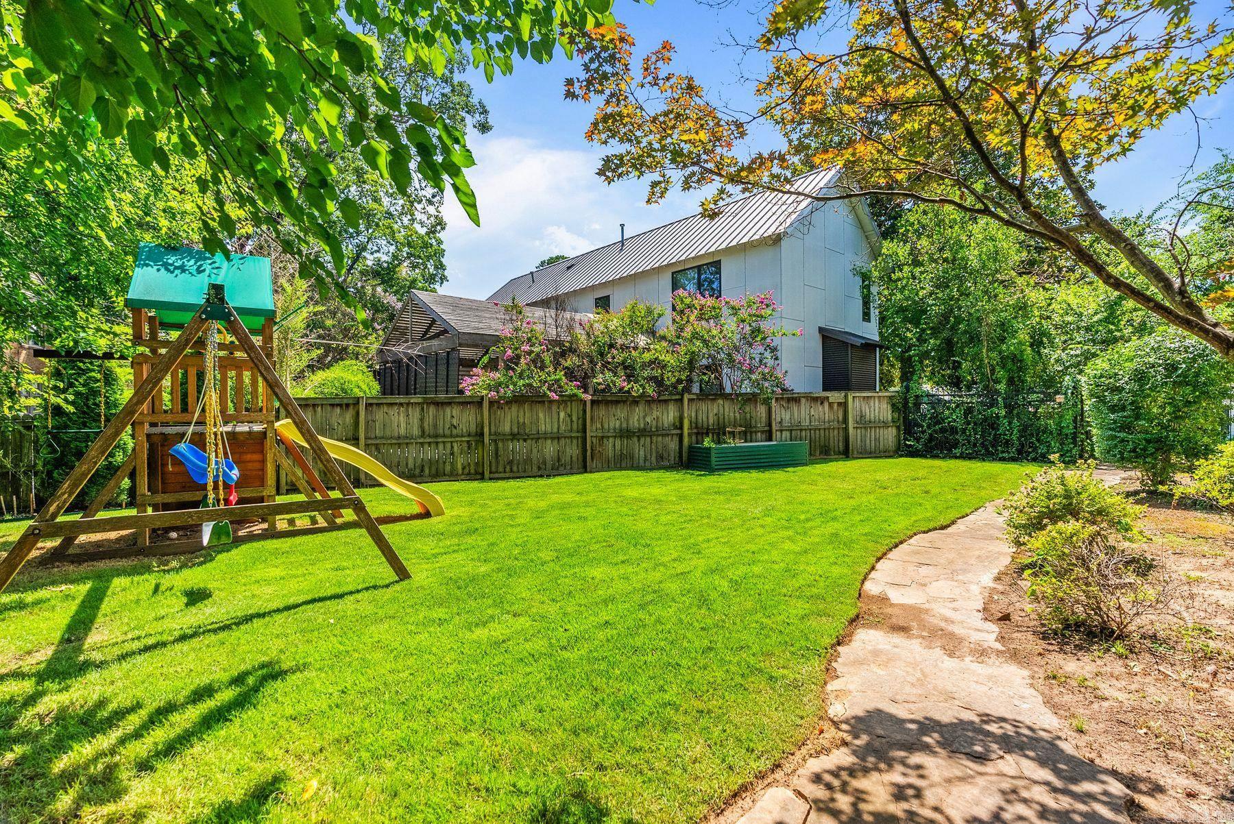 5216 I  Little Rock, AR