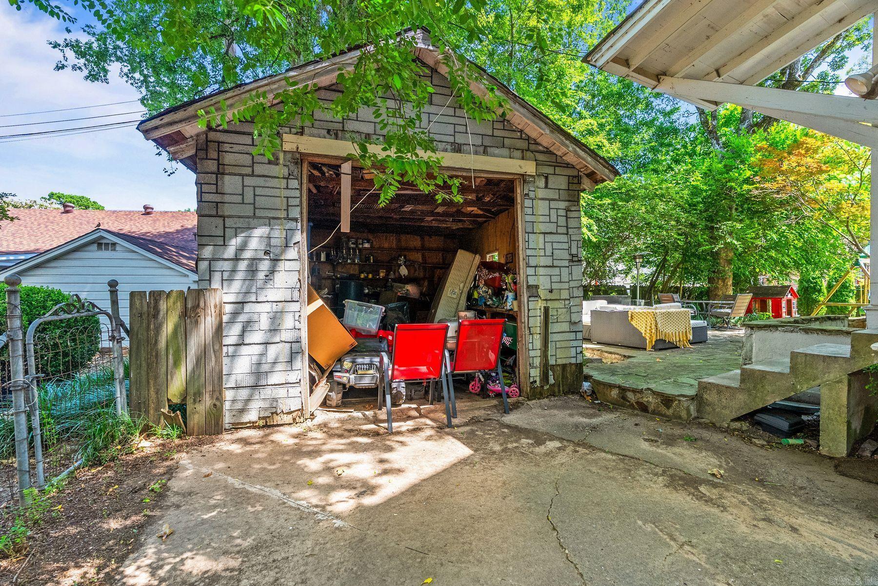 5216 I  Little Rock, AR